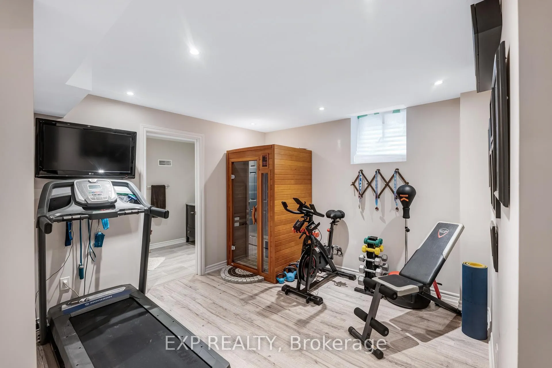 Photo 37 of 138 Princeton Gate, Vaughan, Maple — HOMEH