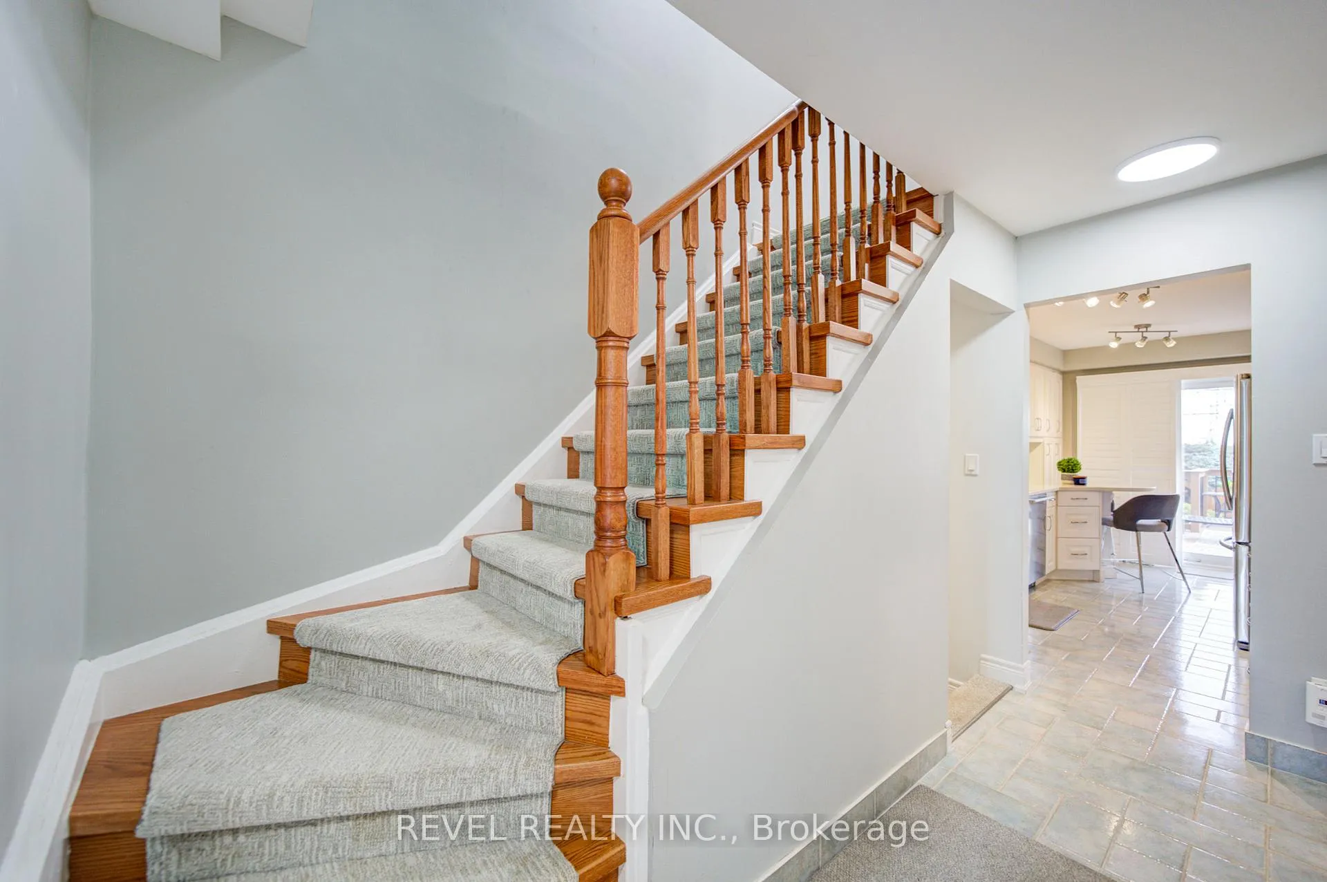 Photo 5 of 2255 Wildwood Crescent, Pickering, Brock Ridge — HOMEH
