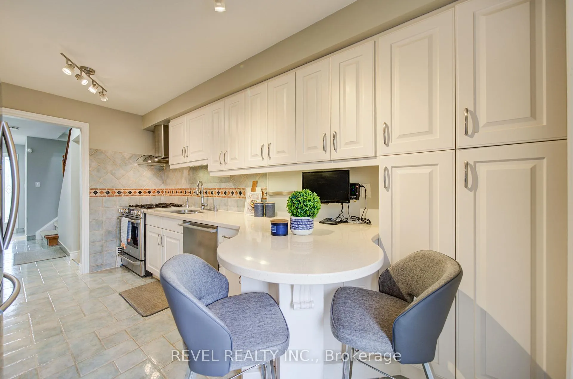 Photo 7 of 2255 Wildwood Crescent, Pickering, Brock Ridge — HOMEH
