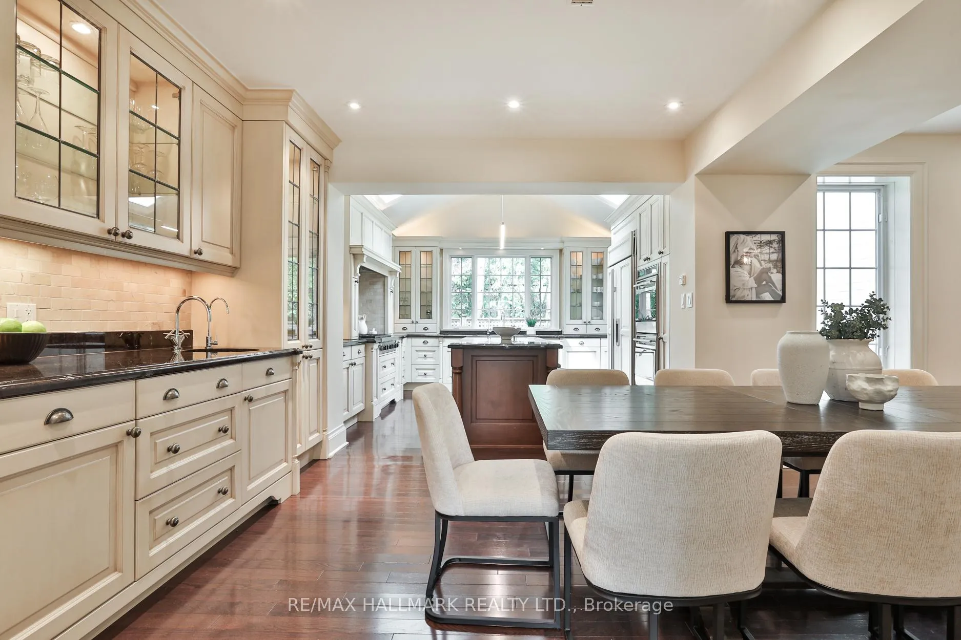 Photo 10 of 28 Kimbark Boulevard, Toronto, Bedford Park-Nortown — HOMEH
