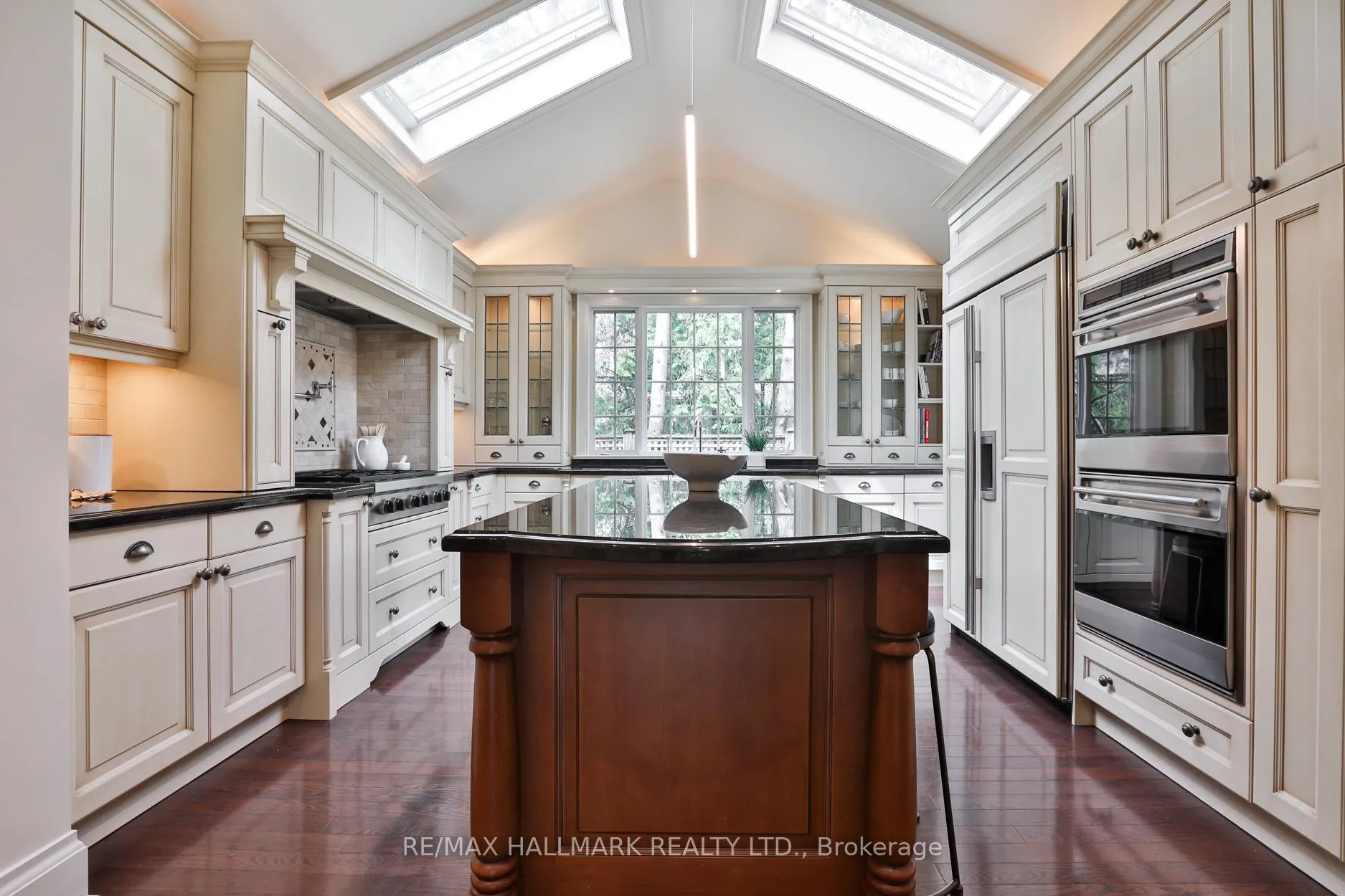 Photo 11 of 28 Kimbark Boulevard, Toronto, Bedford Park-Nortown — HOMEH