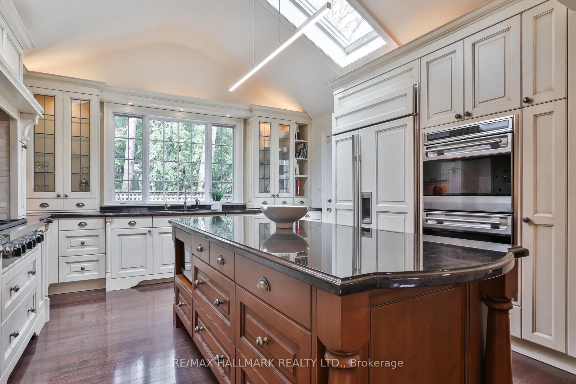 Photo 12 of 28 Kimbark Boulevard, Toronto, Bedford Park-Nortown — HOMEH