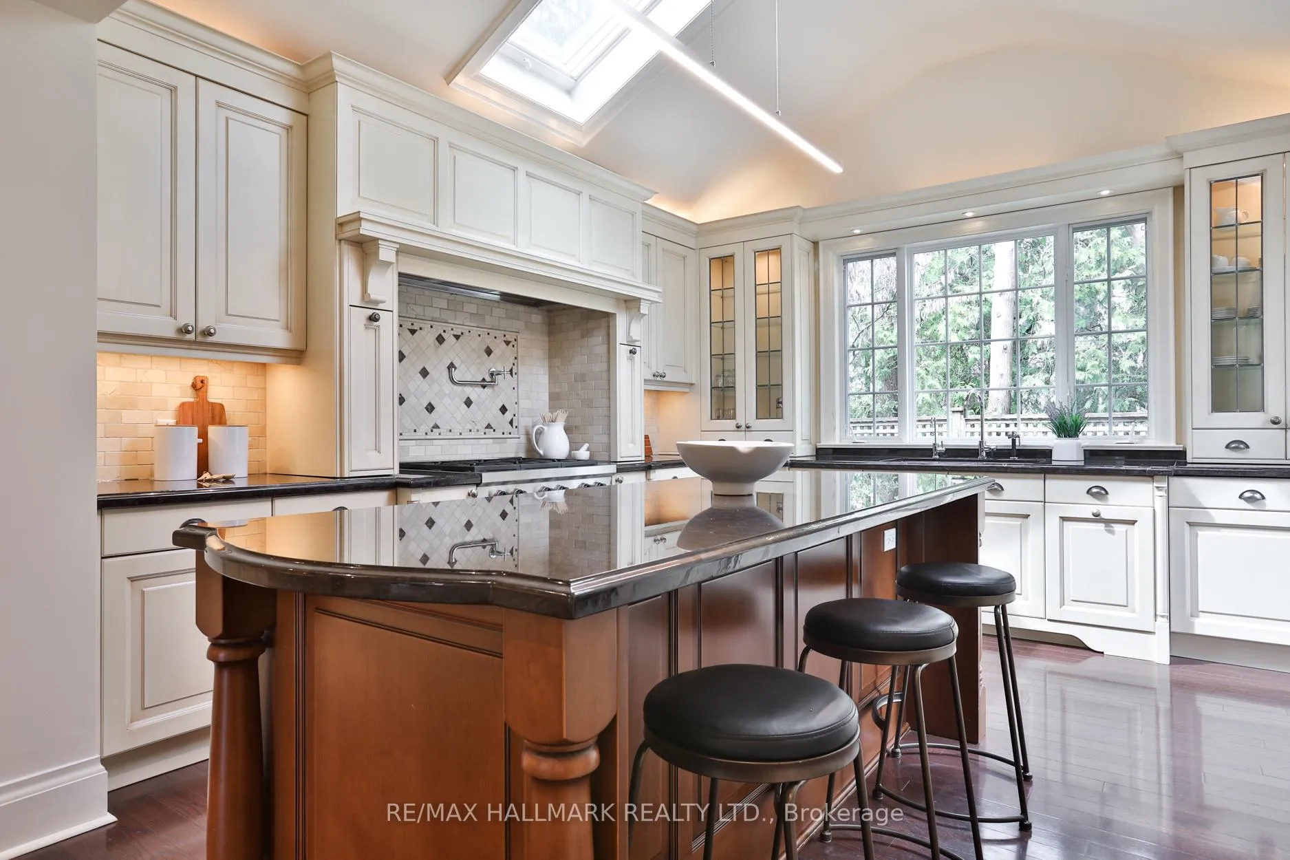 Photo 13 of 28 Kimbark Boulevard, Toronto, Bedford Park-Nortown — HOMEH