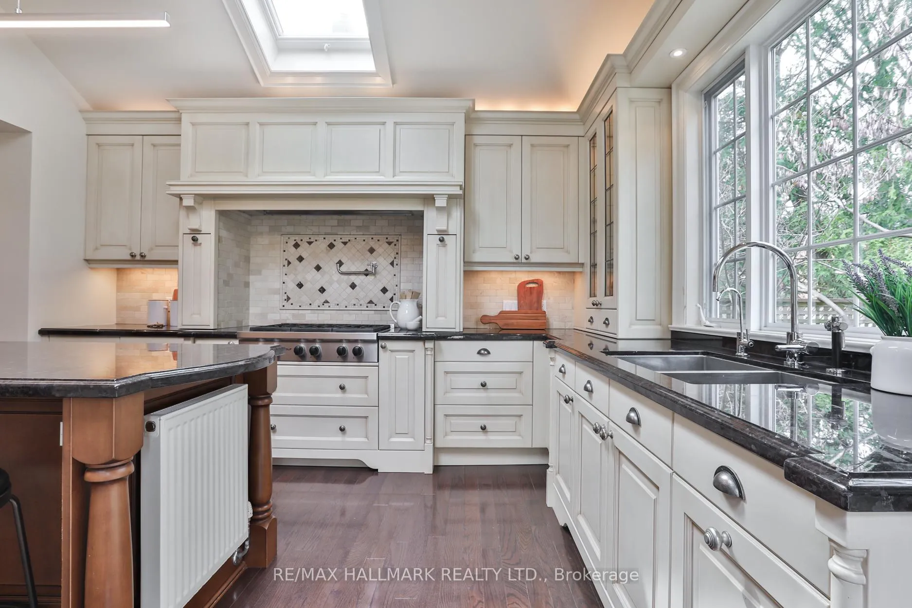 Photo 14 of 28 Kimbark Boulevard, Toronto, Bedford Park-Nortown — HOMEH