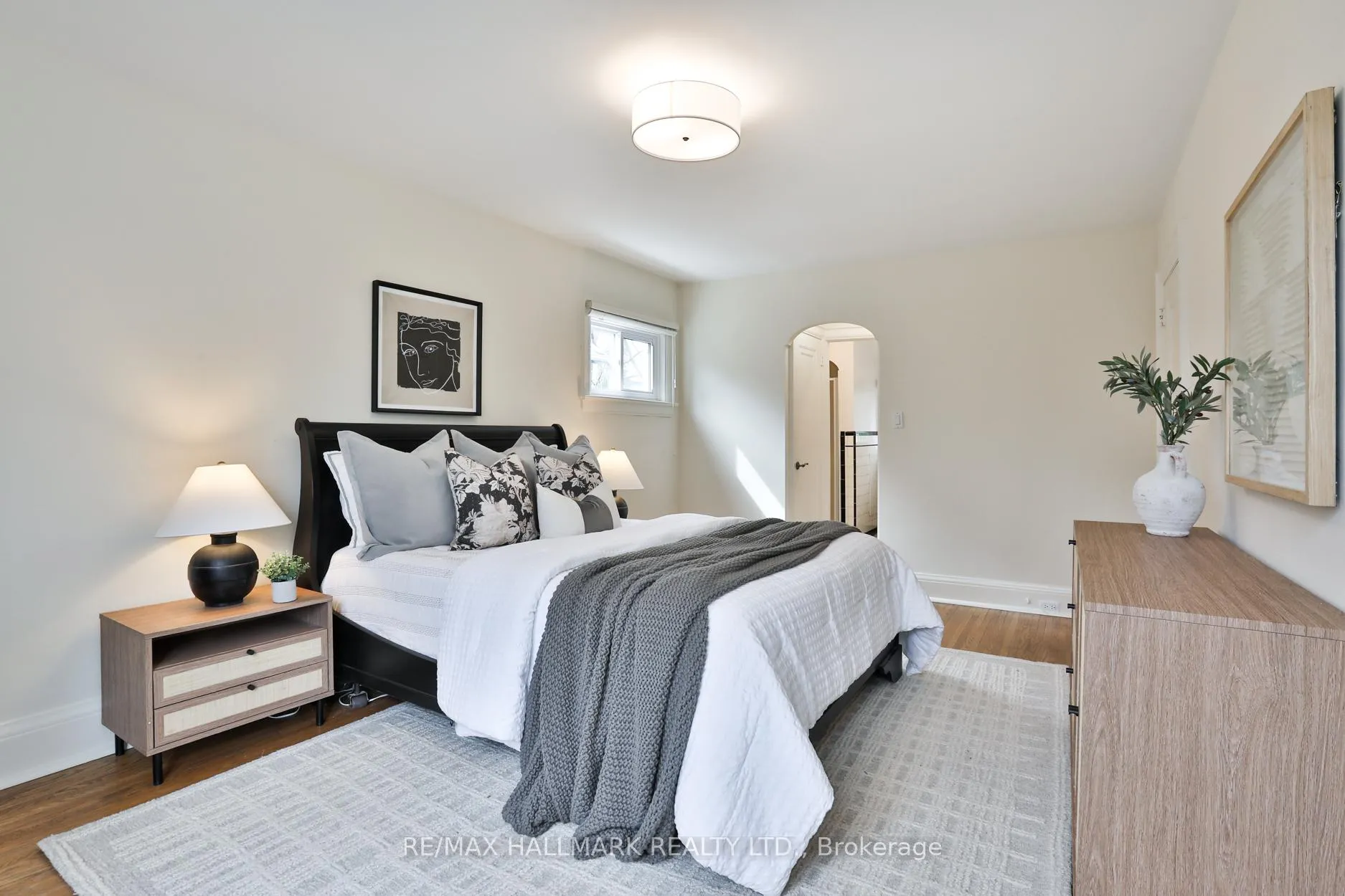 Photo 20 of 28 Kimbark Boulevard, Toronto, Bedford Park-Nortown — HOMEH