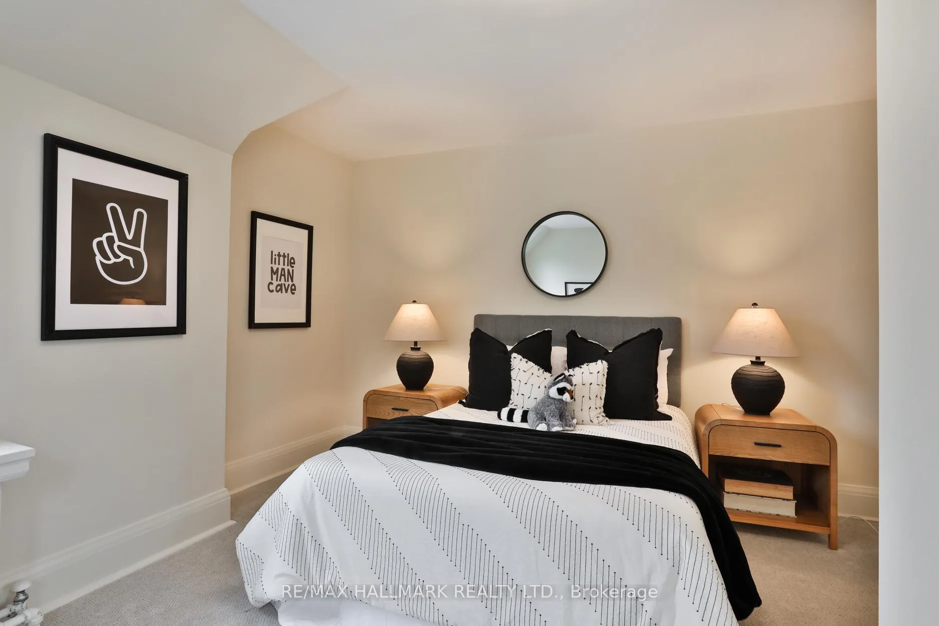 Photo 25 of 28 Kimbark Boulevard, Toronto, Bedford Park-Nortown — HOMEH