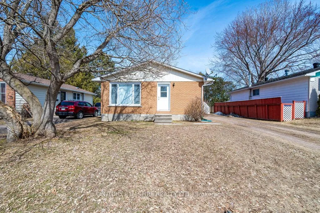 Front of 1147 Boundary Road W