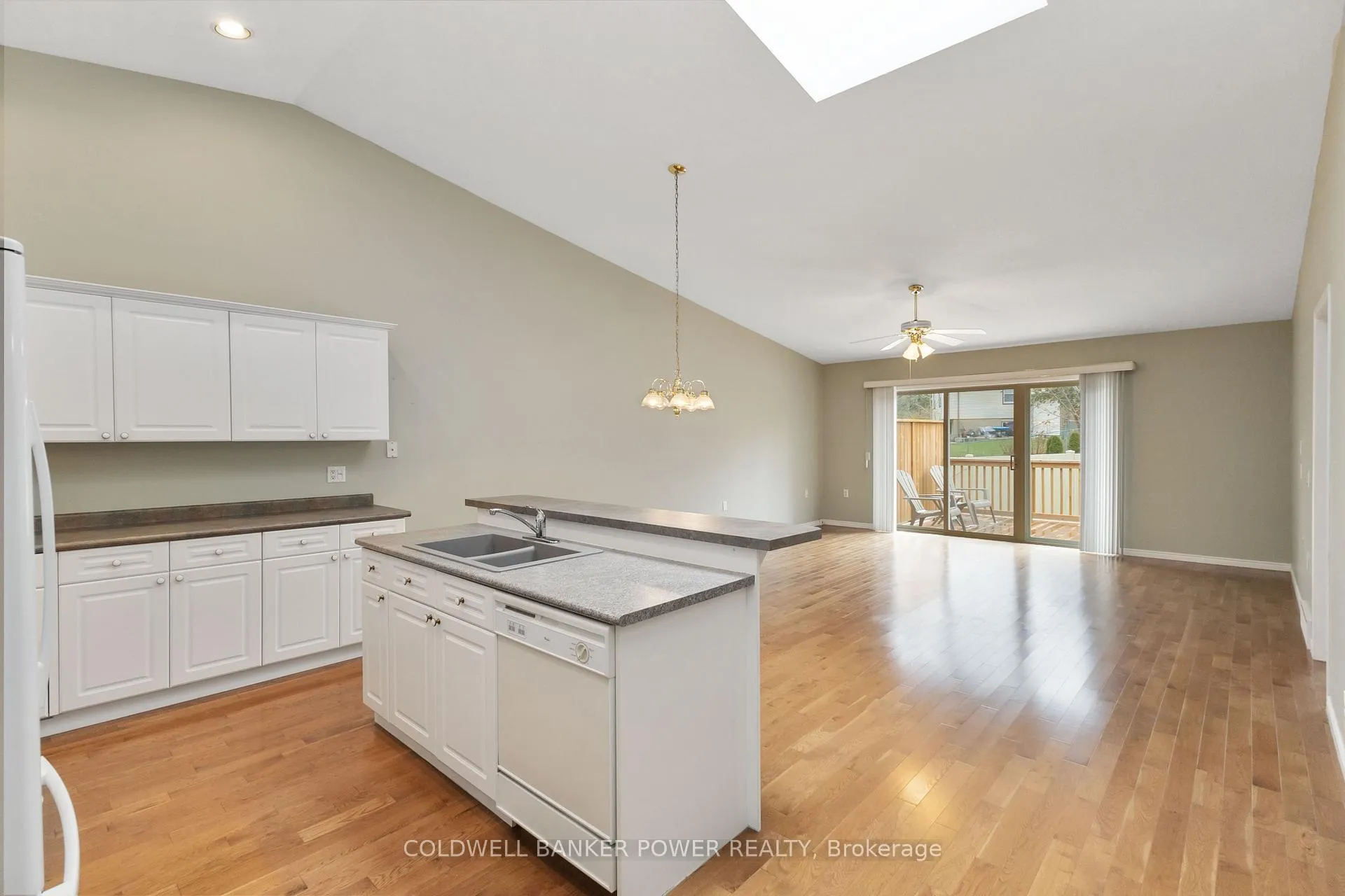 Photo 14 of Unit 23, 680 Commissioners Road W, London, South M — HOMEH