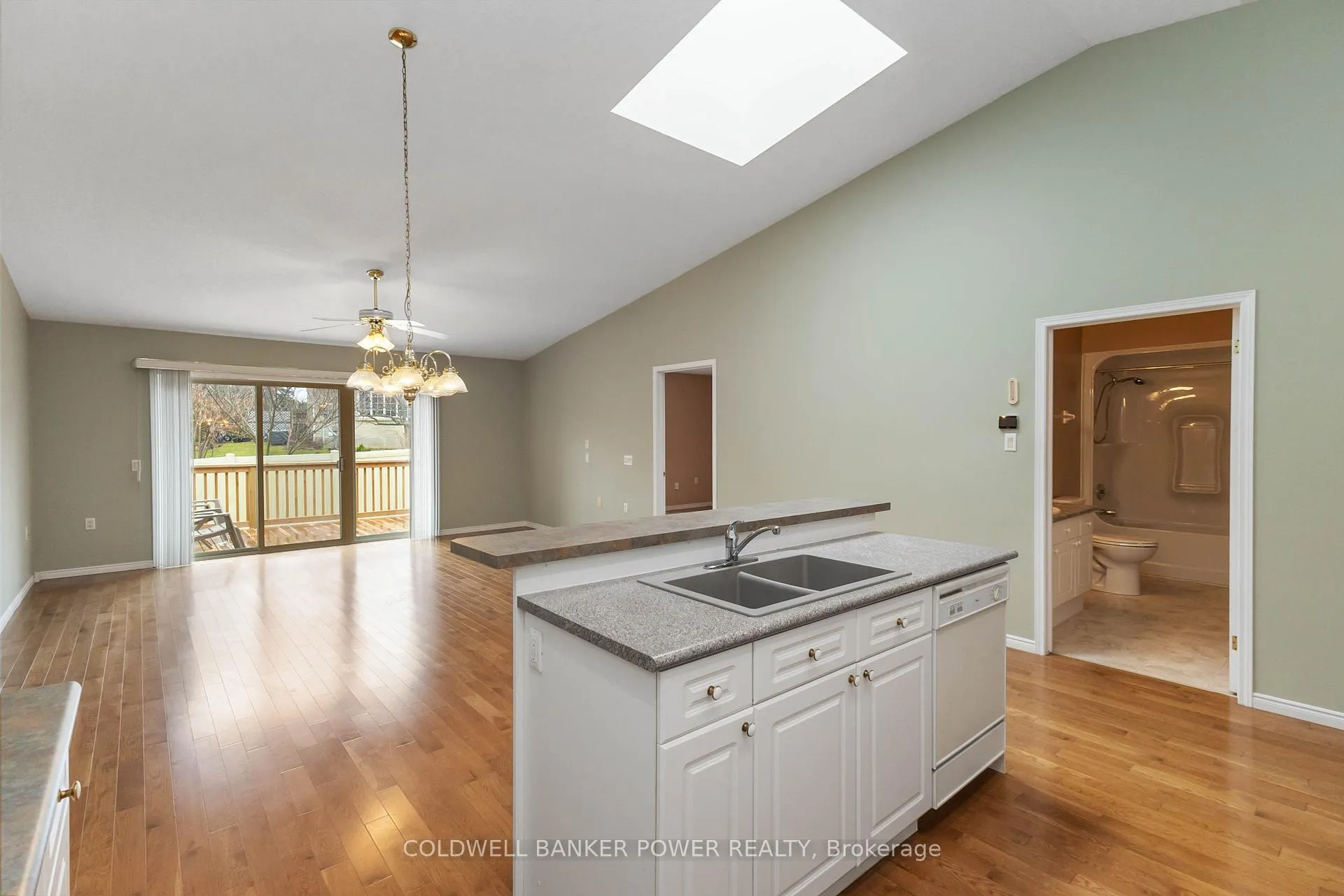 Photo 17 of Unit 23, 680 Commissioners Road W, London, South M — HOMEH
