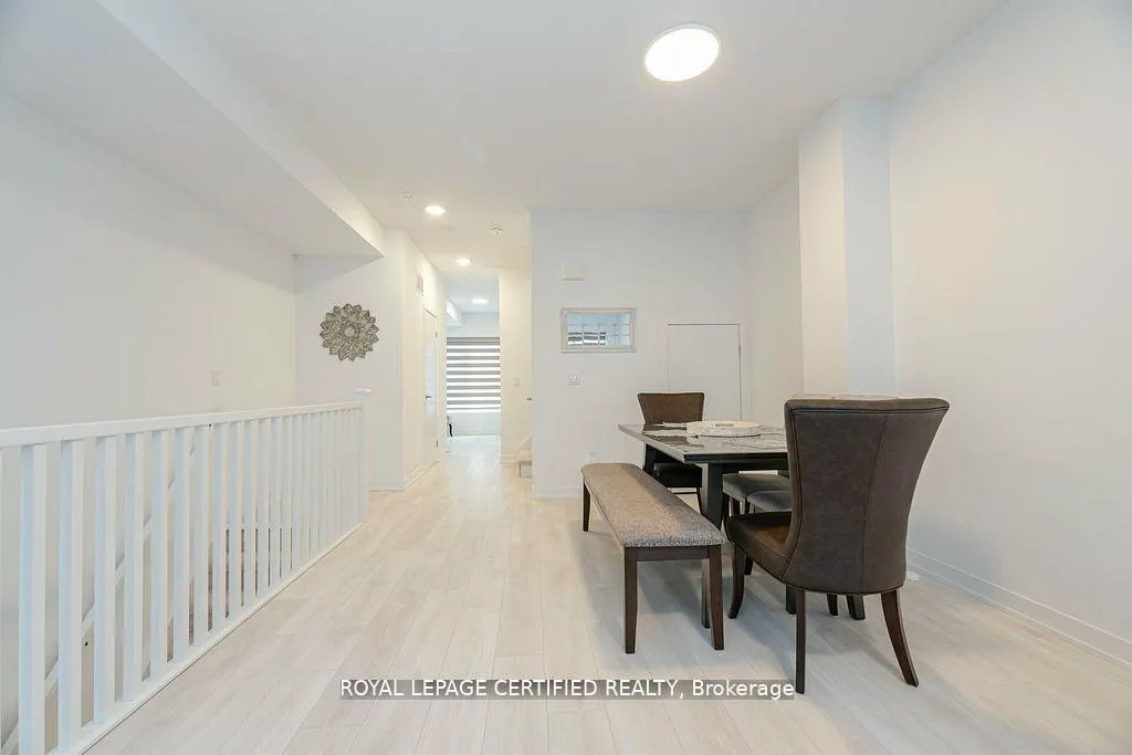 Photo 8 of Unit 31, 1095 Cooke Boulevard, Burlington, LaSalle — HOMEH