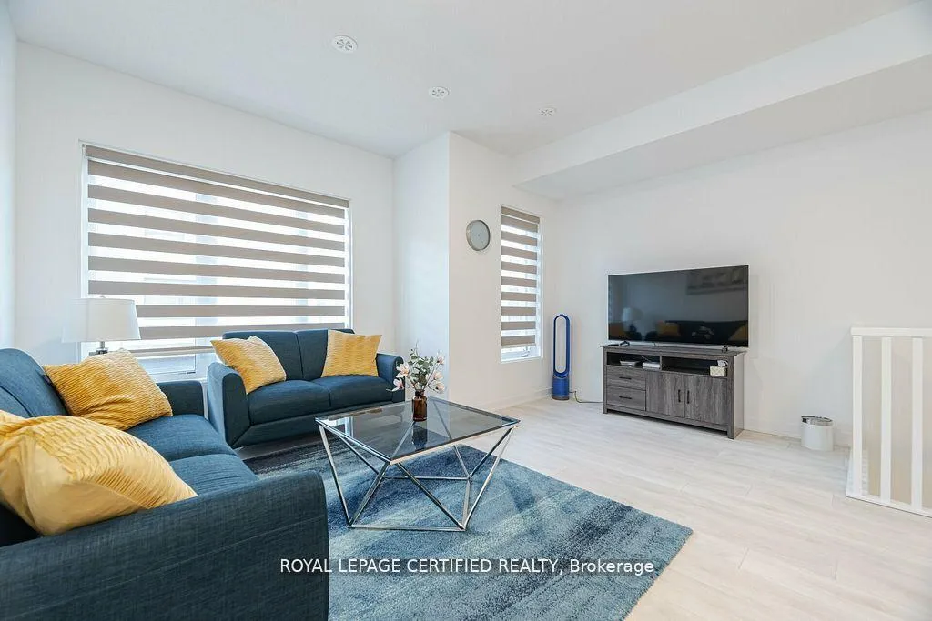 Photo 11 of Unit 31, 1095 Cooke Boulevard, Burlington, LaSalle — HOMEH