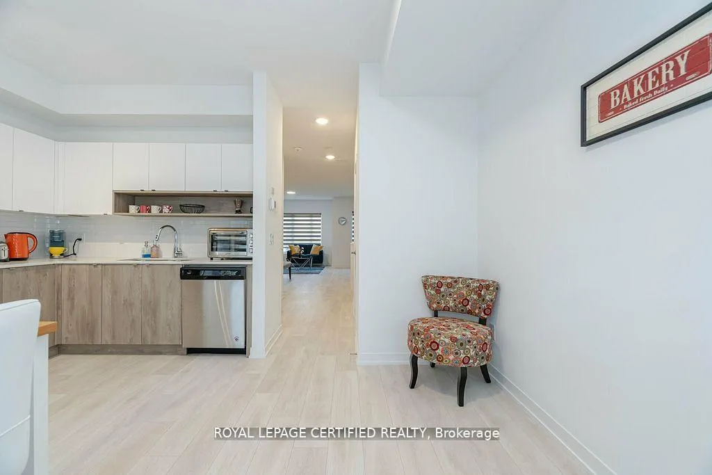 Photo 15 of Unit 31, 1095 Cooke Boulevard, Burlington, LaSalle — HOMEH