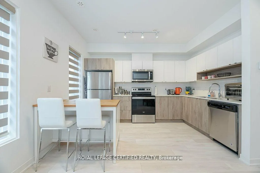 Photo 17 of Unit 31, 1095 Cooke Boulevard, Burlington, LaSalle — HOMEH