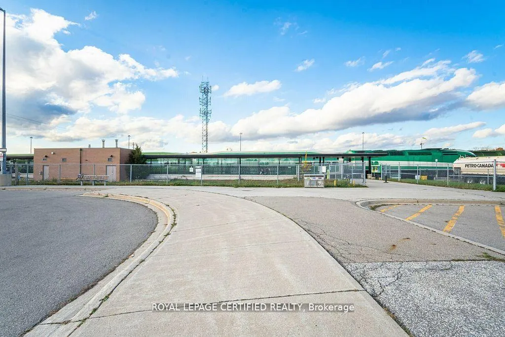 Photo 40 of Unit 31, 1095 Cooke Boulevard, Burlington, LaSalle — HOMEH