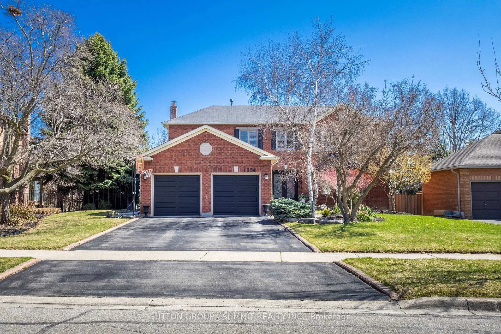Photo 2 of 1354 Winterberry Drive, Burlington, Tyandaga — HOMEH