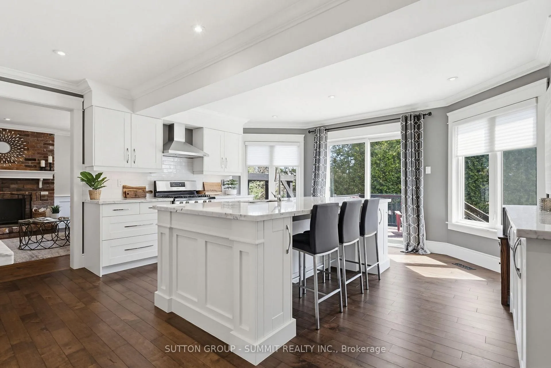 Photo 8 of 1354 Winterberry Drive, Burlington, Tyandaga — HOMEH