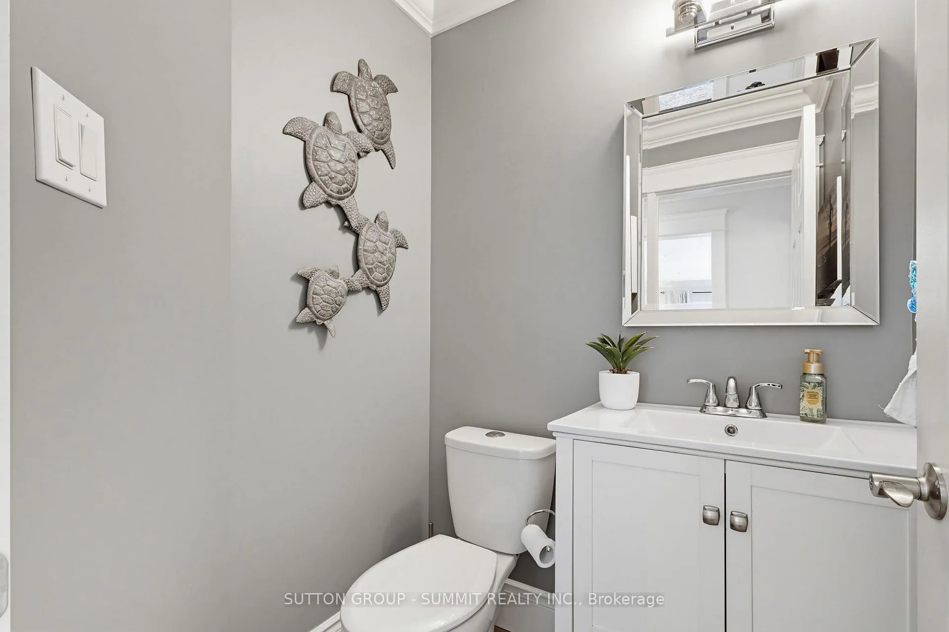 Photo 18 of 1354 Winterberry Drive, Burlington, Tyandaga — HOMEH