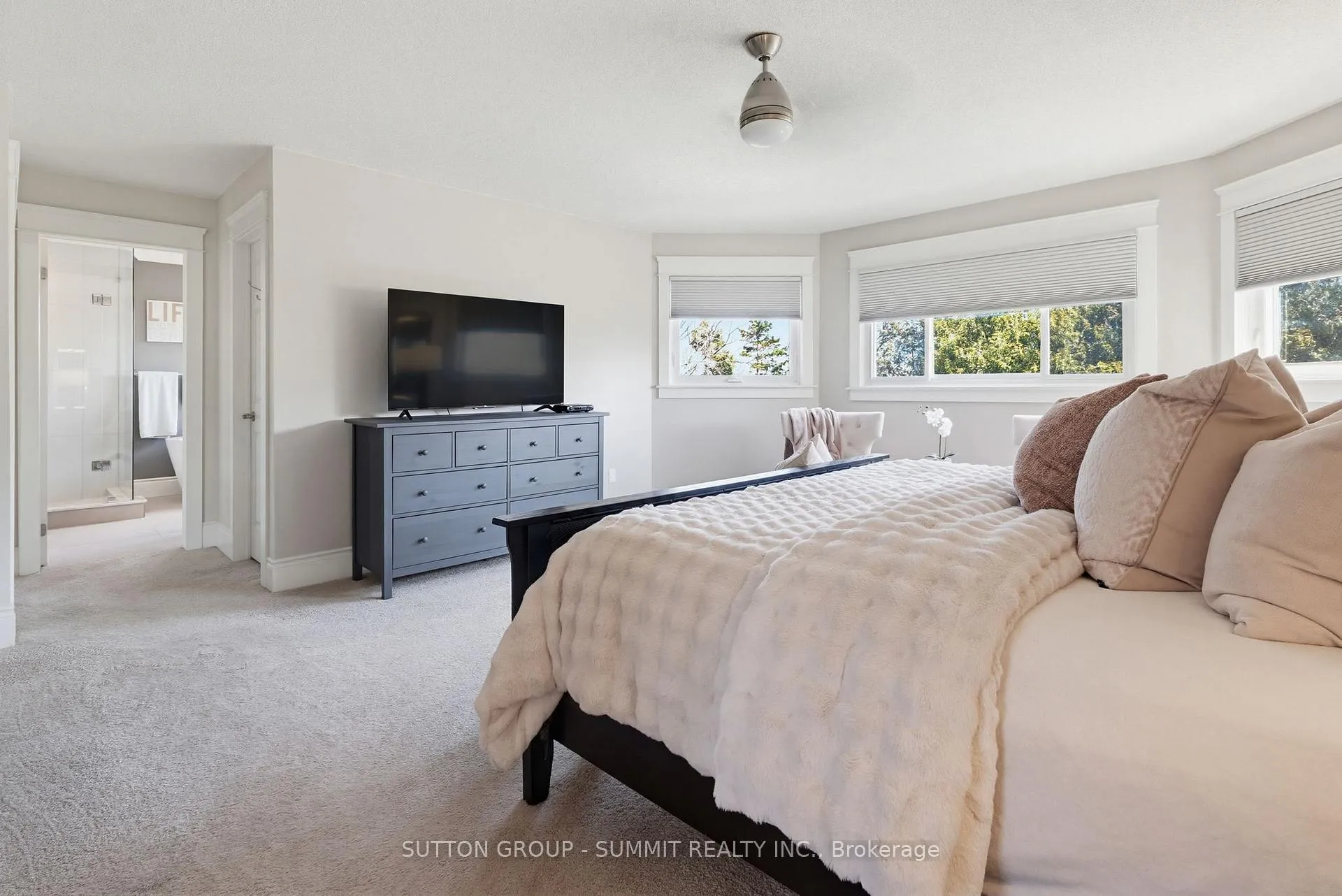 Photo 22 of 1354 Winterberry Drive, Burlington, Tyandaga — HOMEH