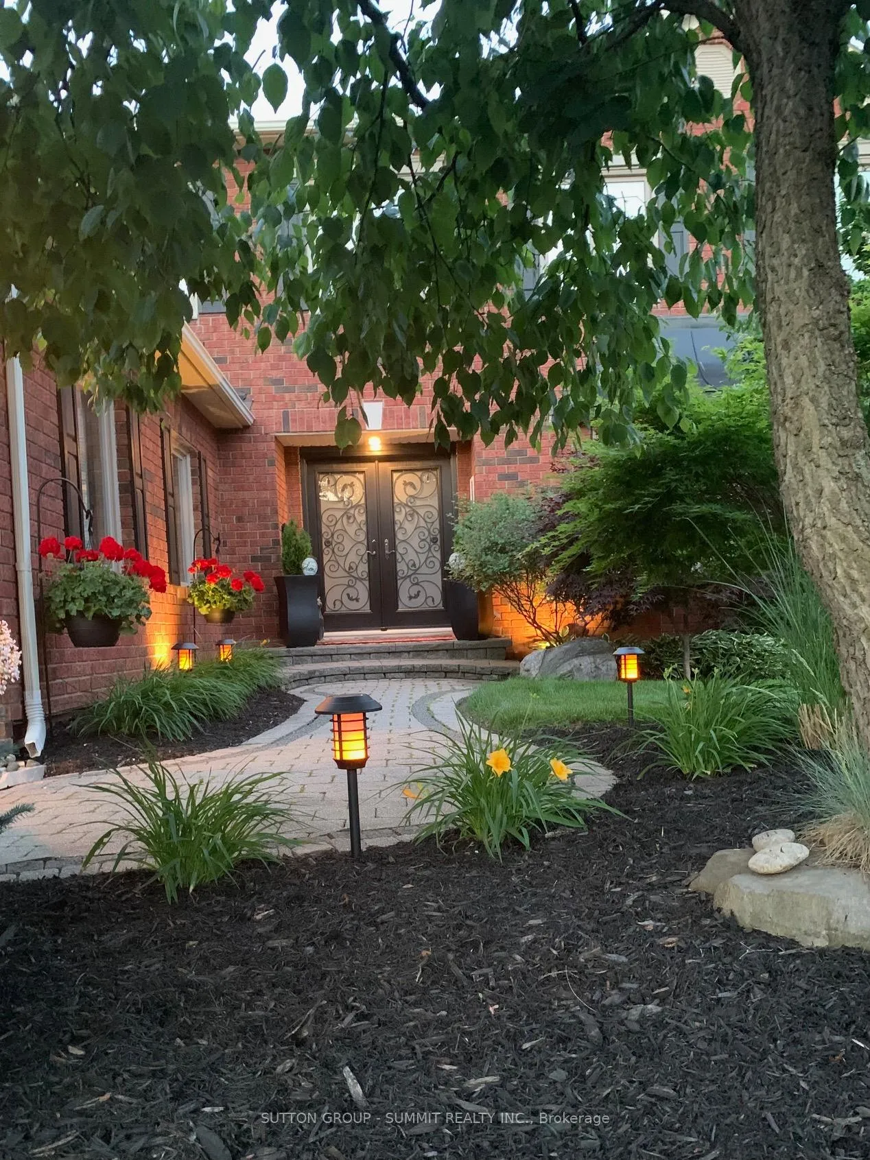 Photo 43 of 1354 Winterberry Drive, Burlington, Tyandaga — HOMEH