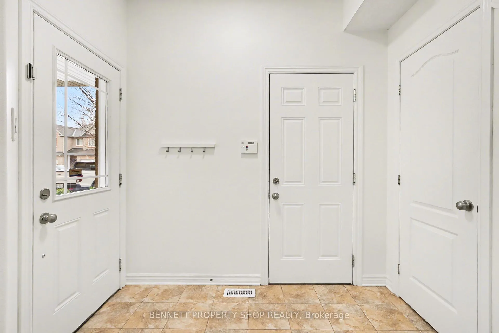 Photo 2 of 204 Talltree Crescent, Ottawa, Stittsville (Central) — HOMEH