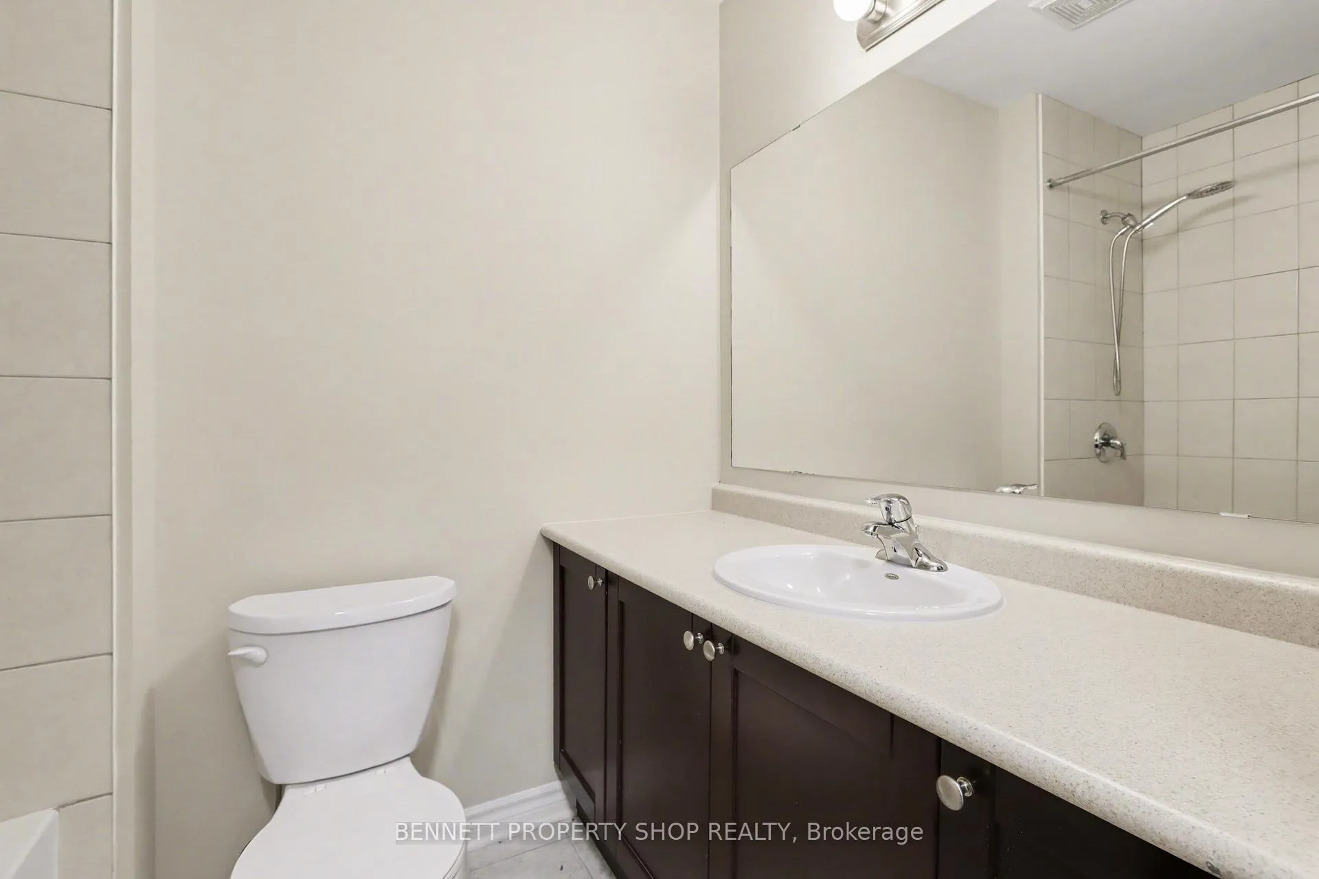 Photo 10 of 204 Talltree Crescent, Ottawa, Stittsville (Central) — HOMEH