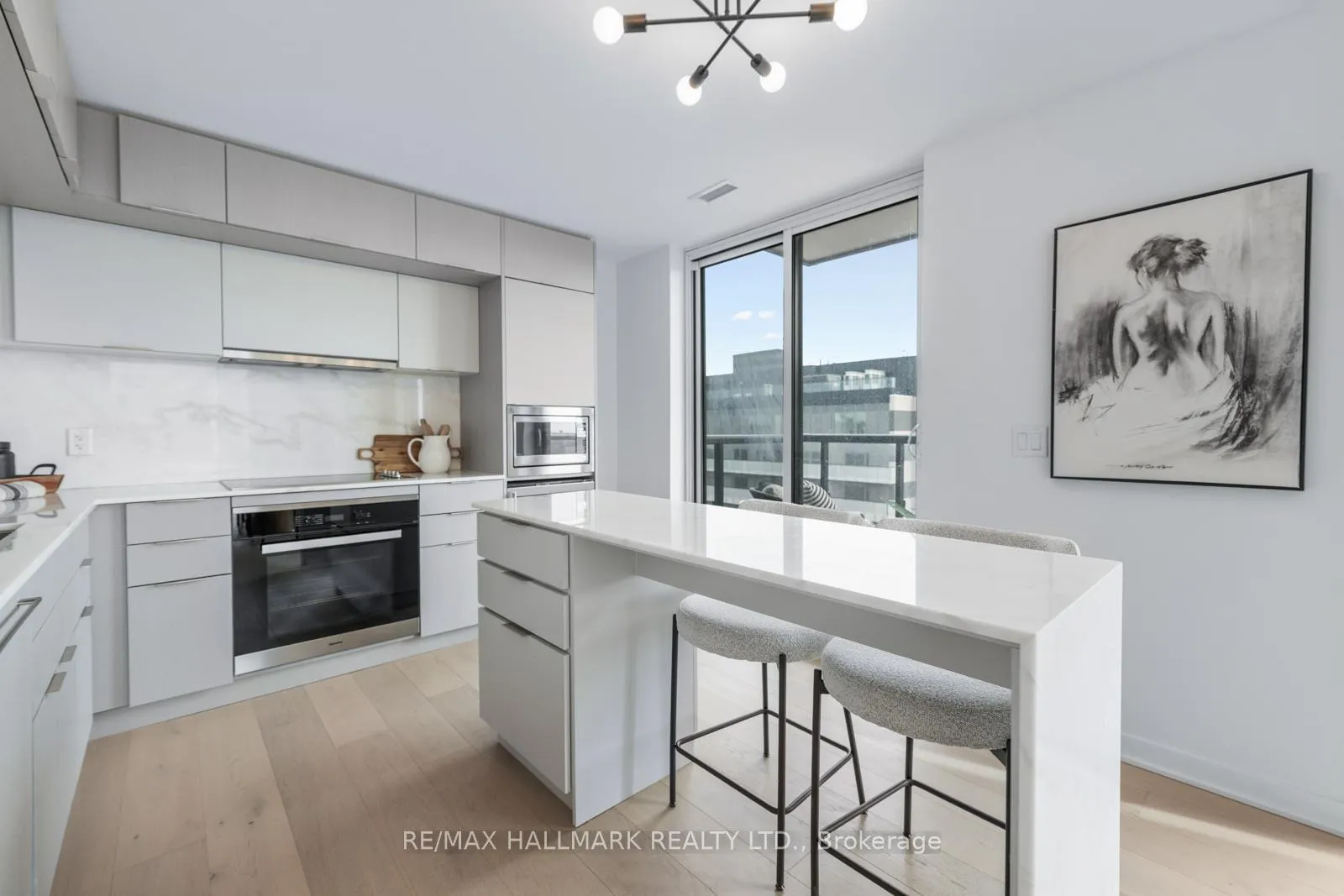 Photo 14 of Unit 907, 185 Alberta Avenue, Toronto, Oakwood Village — HOMEH
