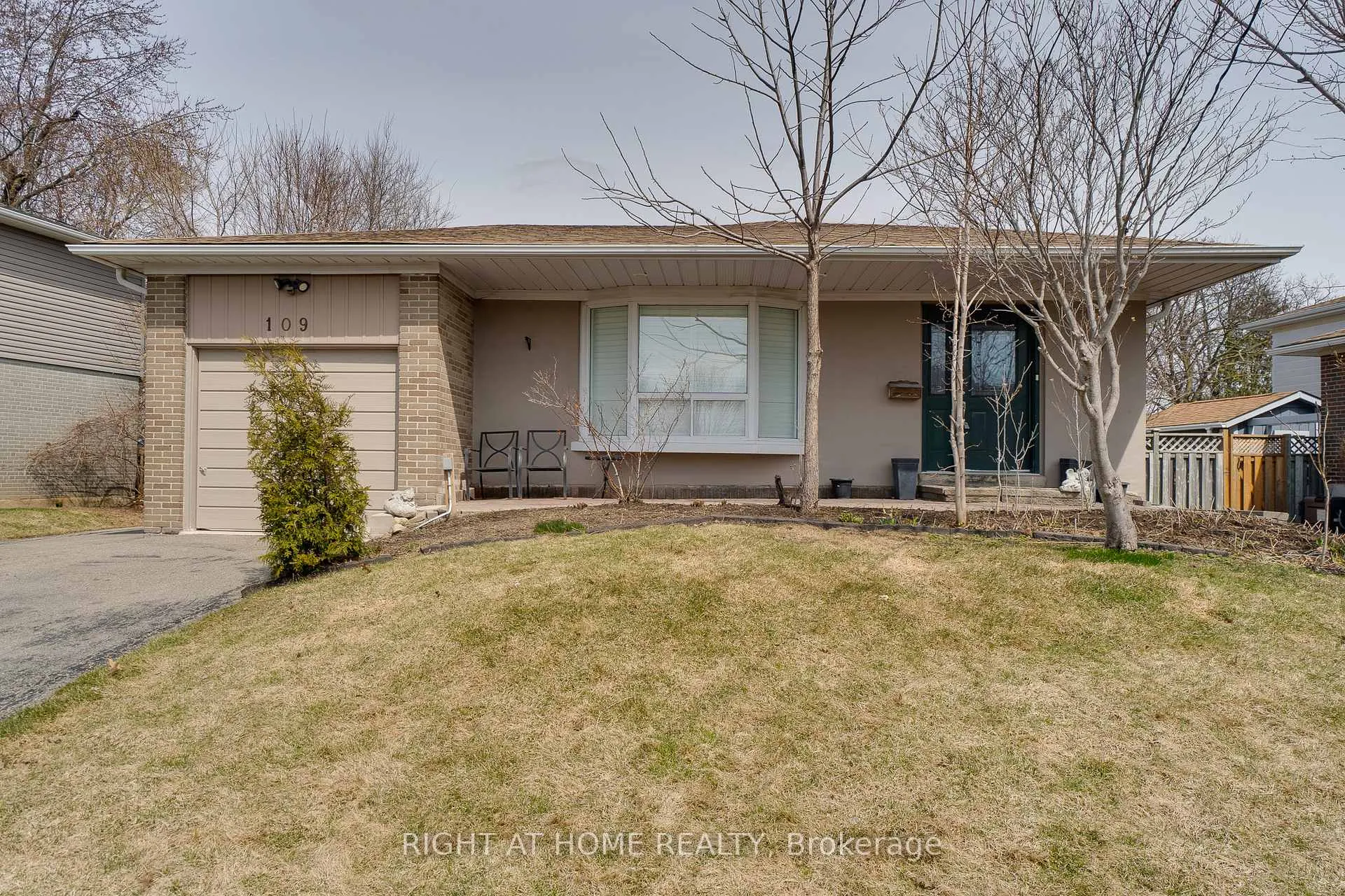Photo 1 of 109 Rexway Drive, Halton Hills, Georgetown — HOMEH