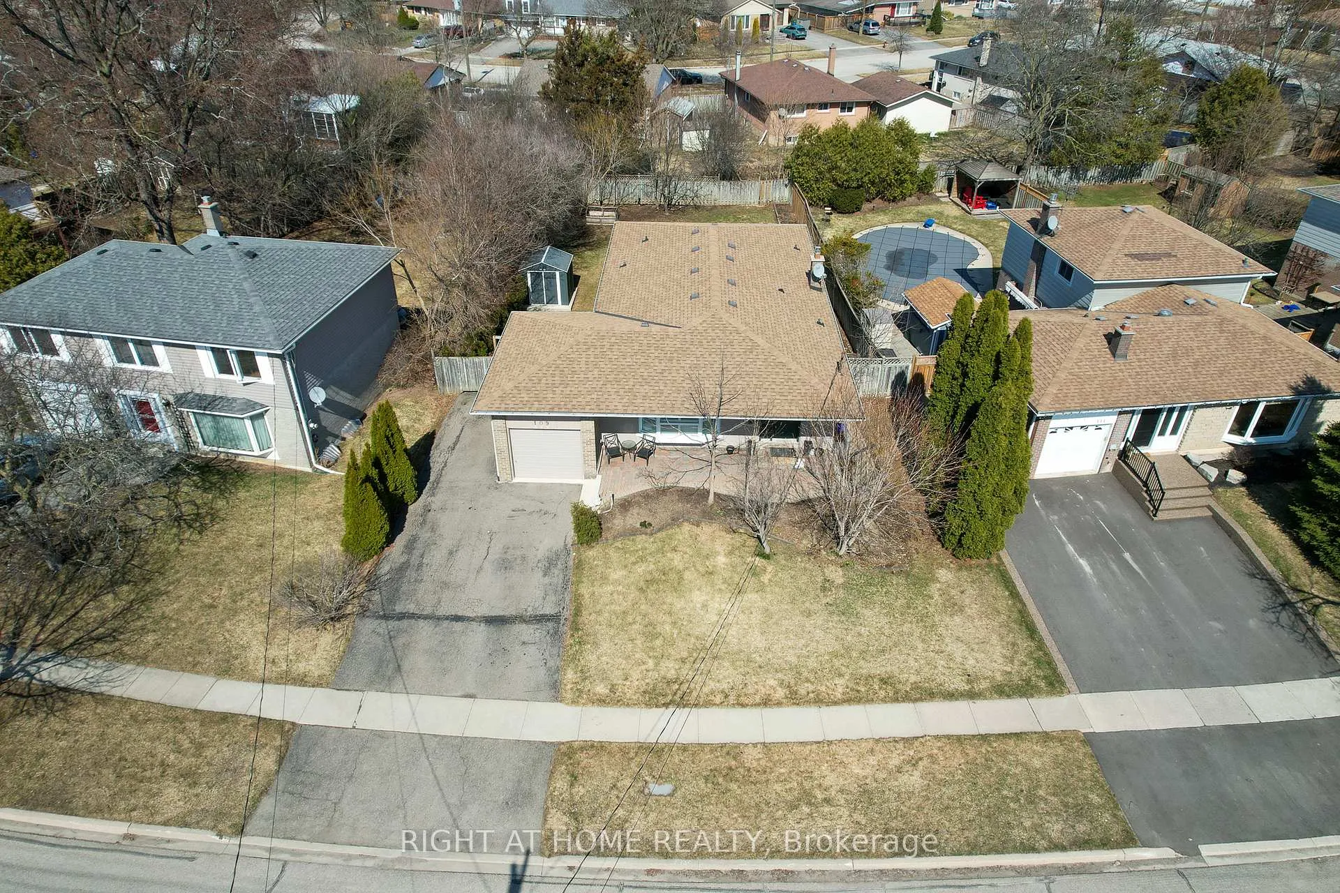 Photo 2 of 109 Rexway Drive, Halton Hills, Georgetown — HOMEH