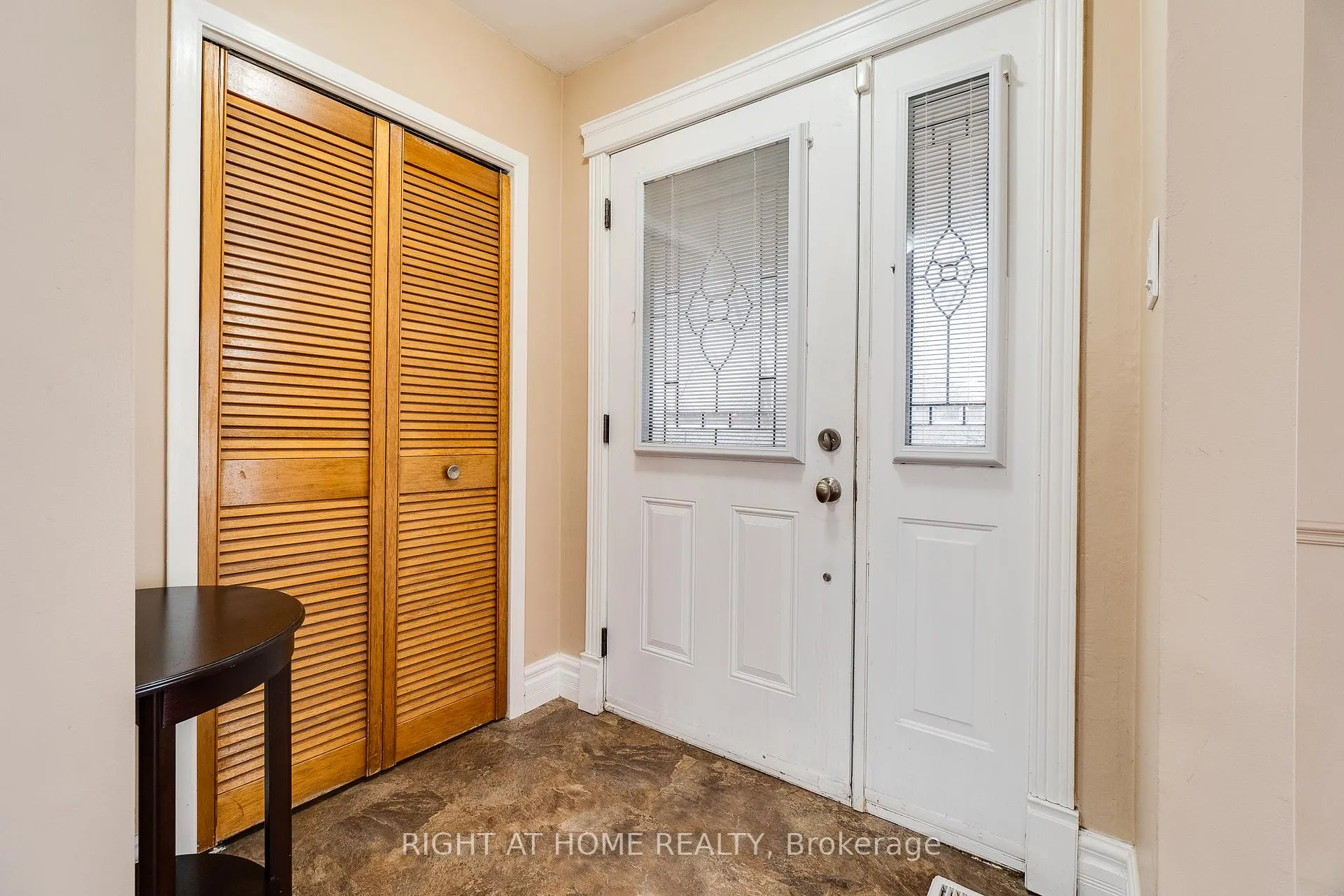 Photo 10 of 109 Rexway Drive, Halton Hills, Georgetown — HOMEH