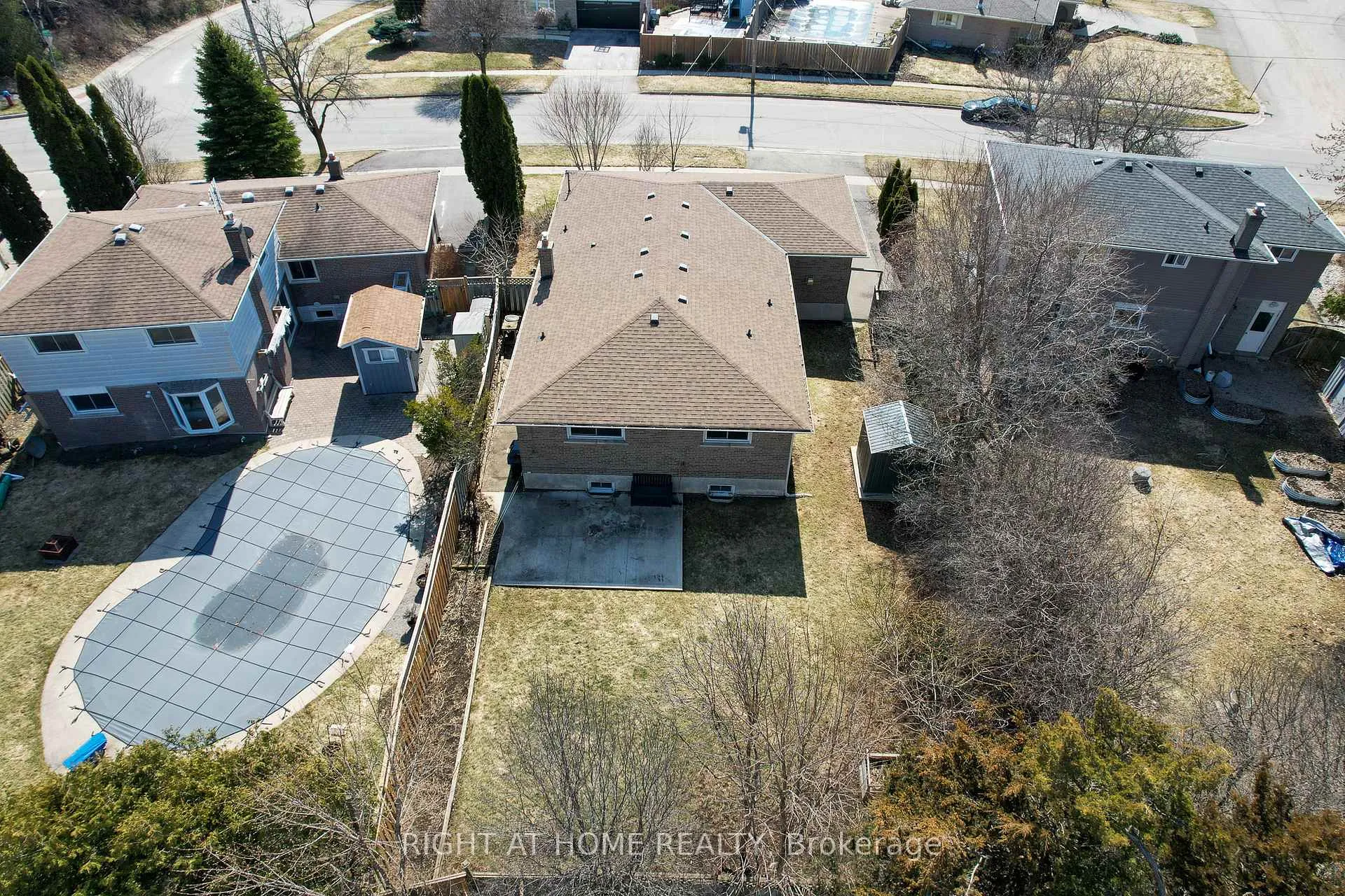 Photo 37 of 109 Rexway Drive, Halton Hills, Georgetown — HOMEH