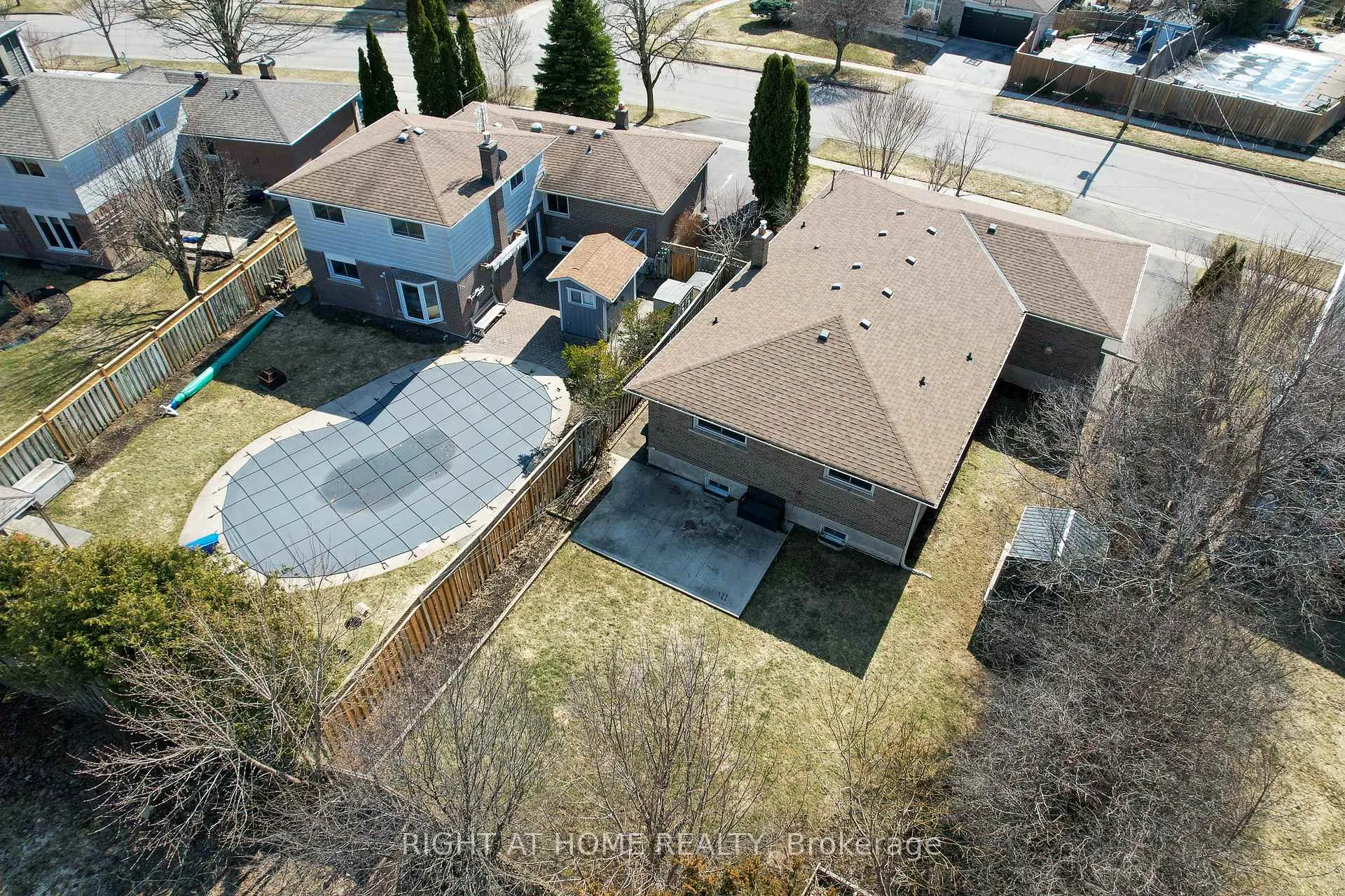 Photo 38 of 109 Rexway Drive, Halton Hills, Georgetown — HOMEH