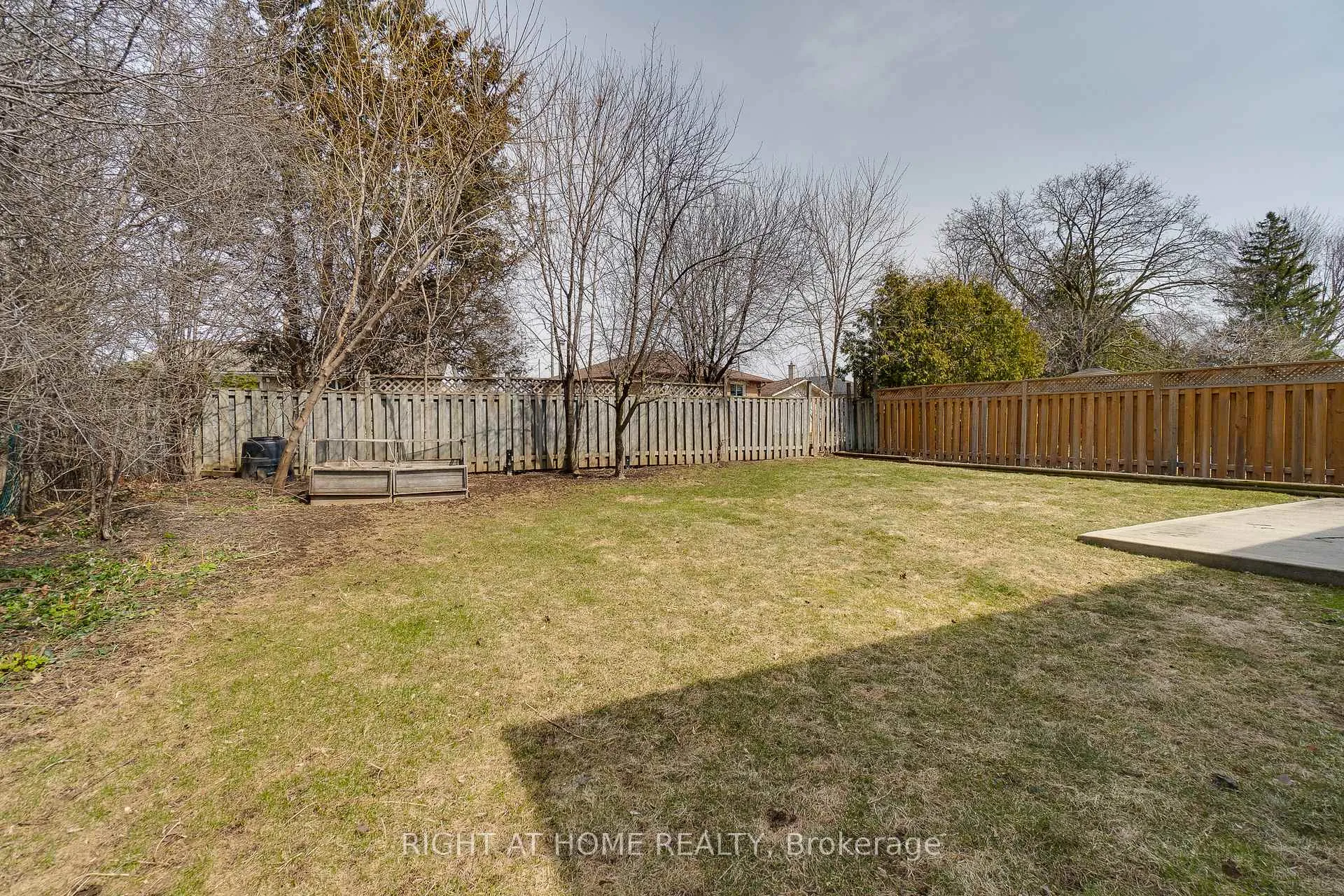 Photo 39 of 109 Rexway Drive, Halton Hills, Georgetown — HOMEH