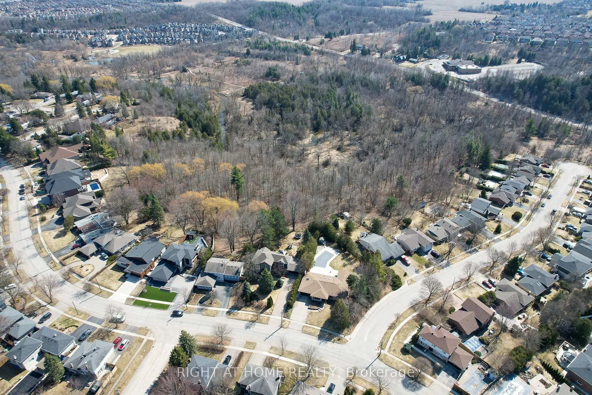 Photo 40 of 109 Rexway Drive, Halton Hills, Georgetown — HOMEH