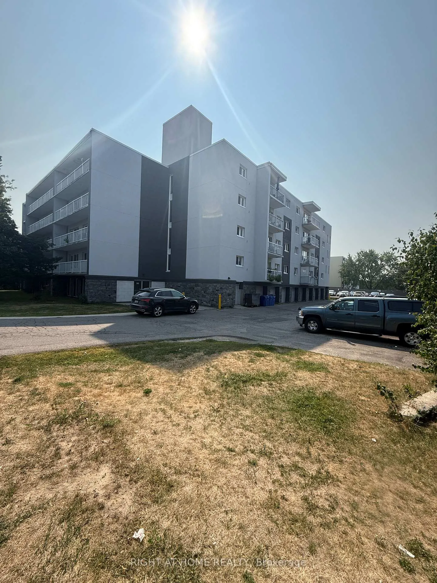 Photo 2 of Unit 203, 95 Taunton Road E, Oshawa, Centennial — HOMEH