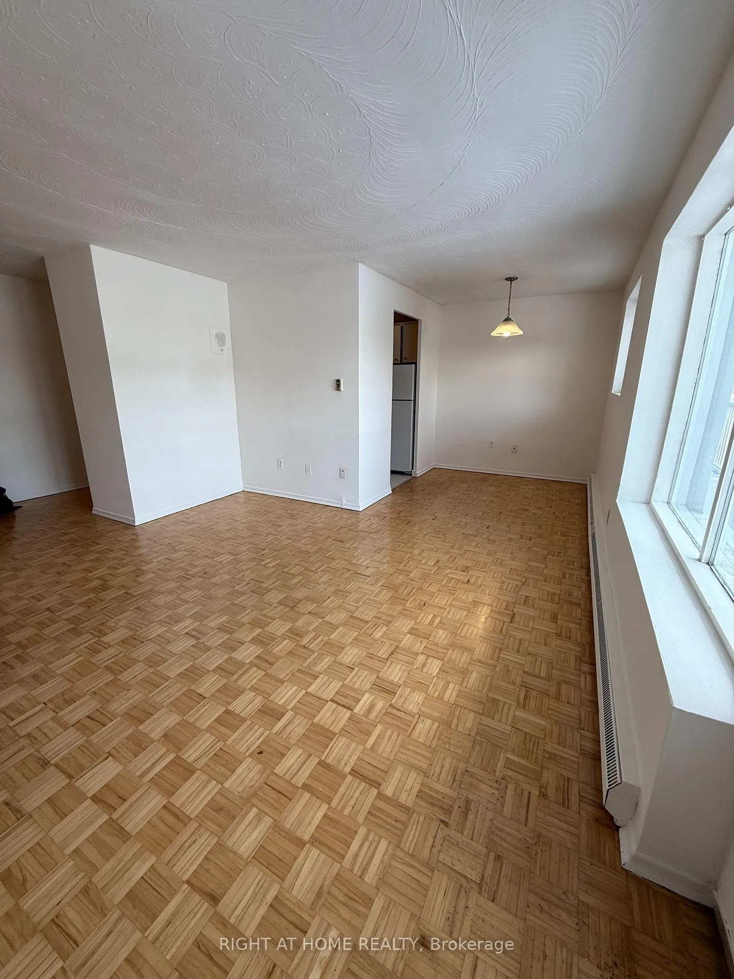 Photo 5 of Unit 203, 95 Taunton Road E, Oshawa, Centennial — HOMEH