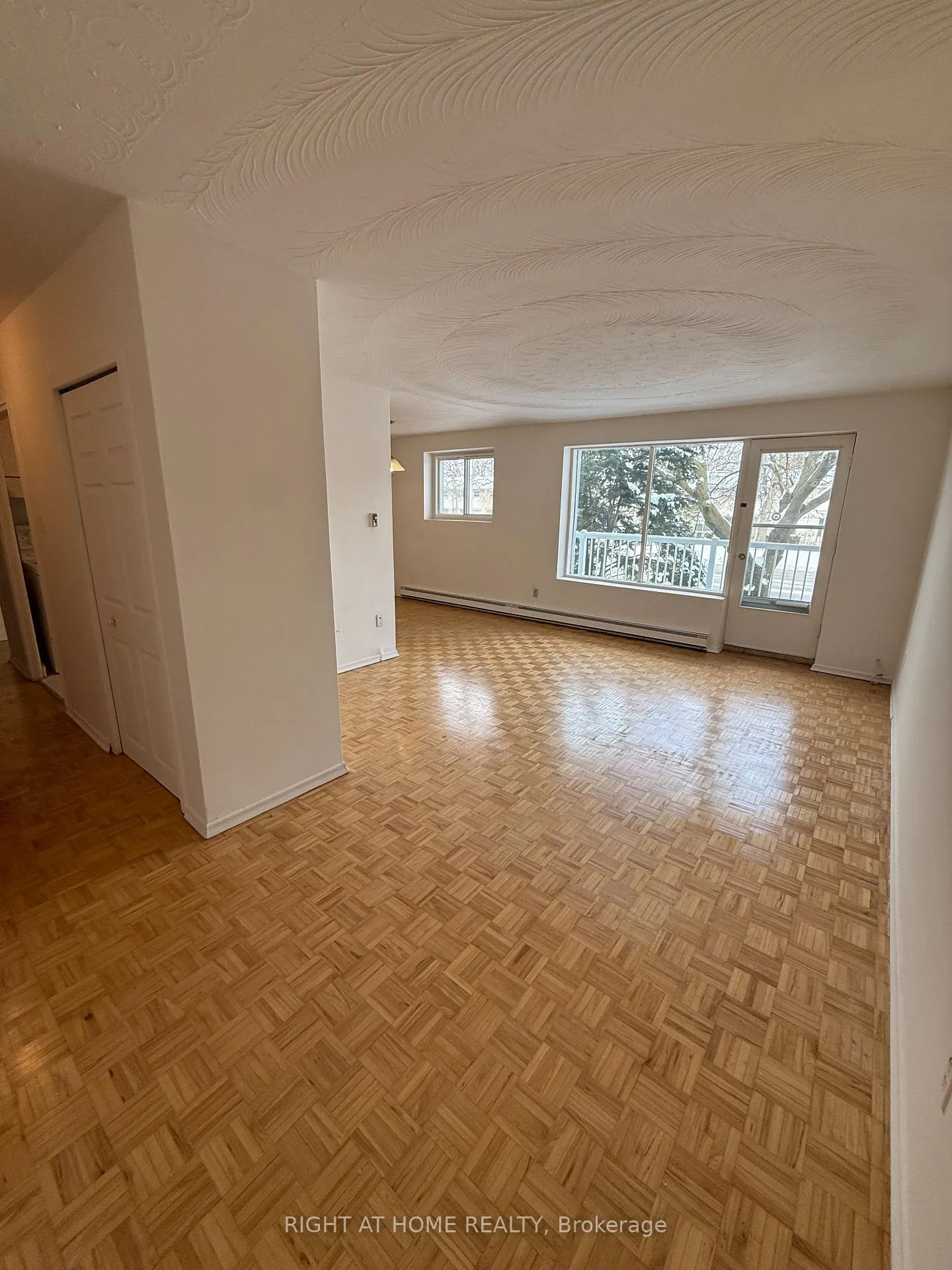 Photo 6 of Unit 203, 95 Taunton Road E, Oshawa, Centennial — HOMEH