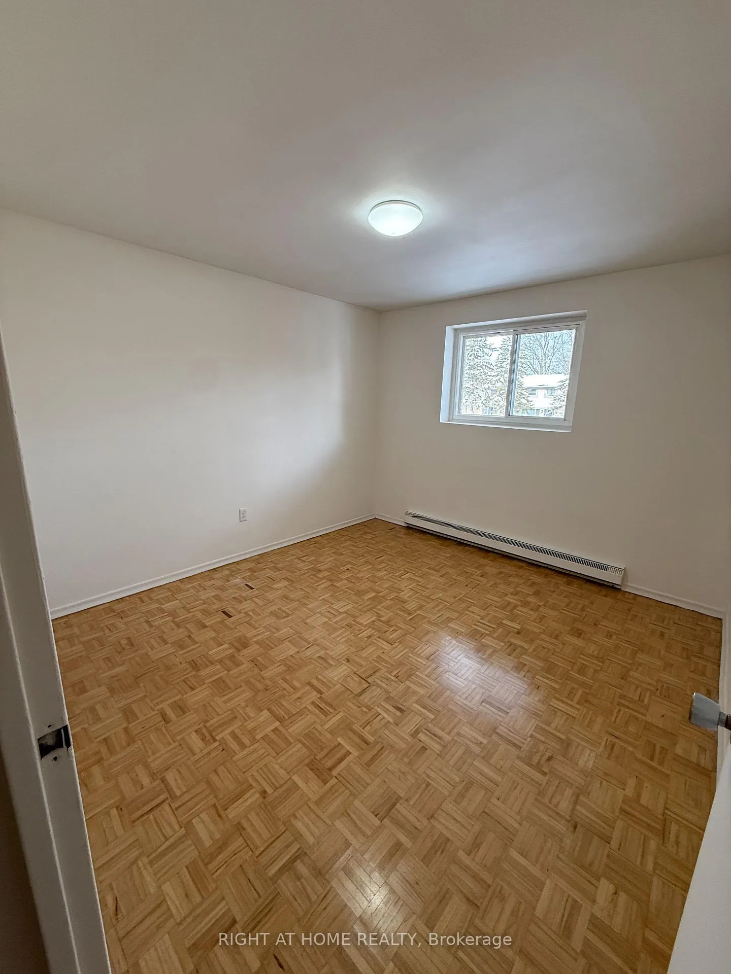 Photo 8 of Unit 203, 95 Taunton Road E, Oshawa, Centennial — HOMEH