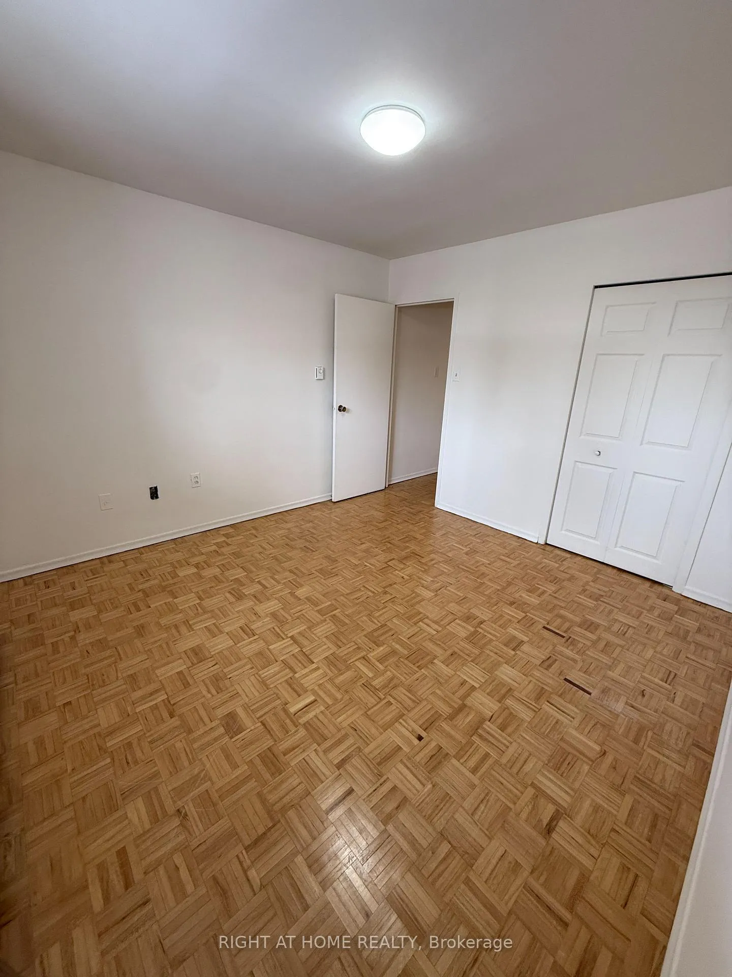 Photo 9 of Unit 203, 95 Taunton Road E, Oshawa, Centennial — HOMEH