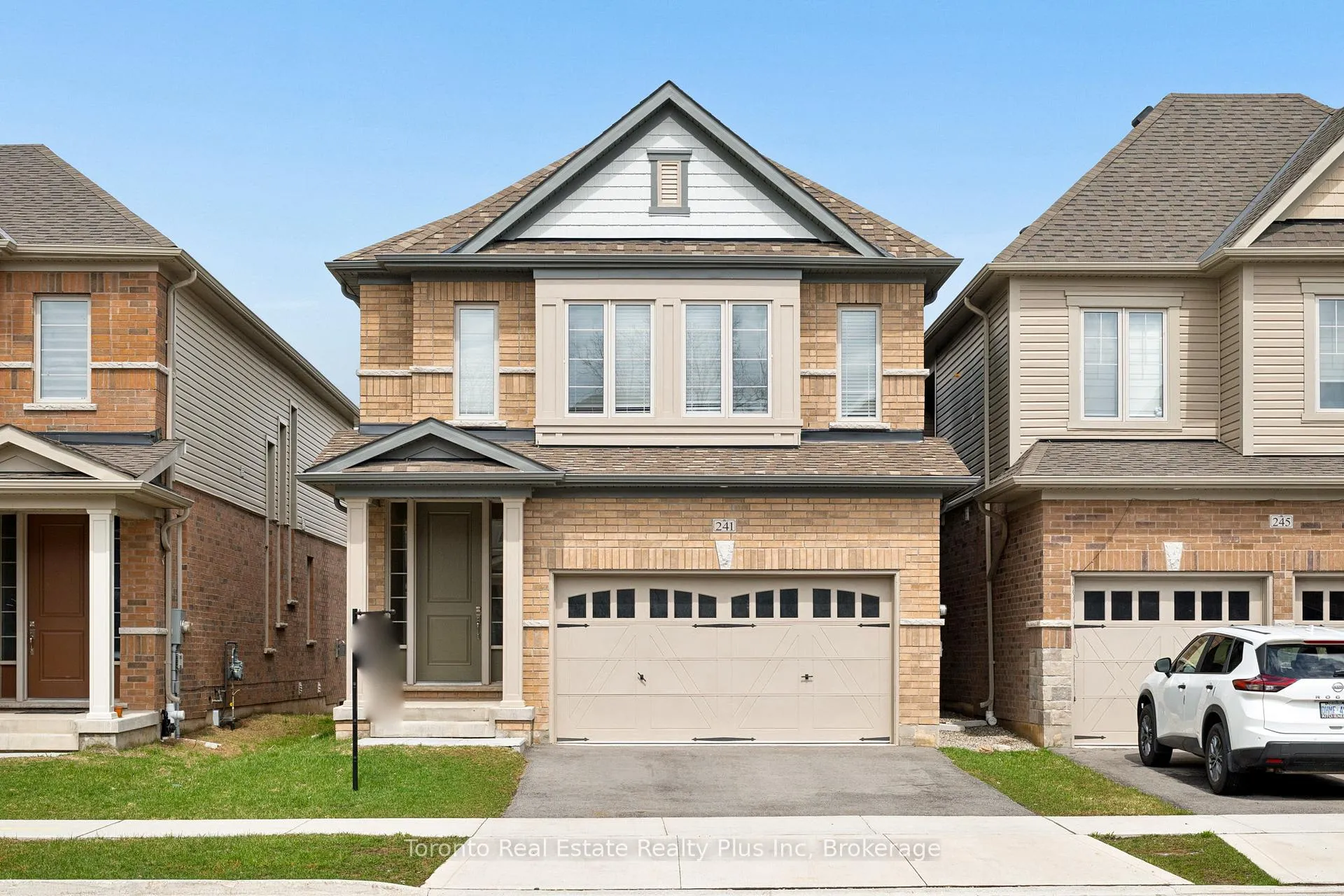Photo 2 of 241 Broadacre Drive, Kitchener — HOMEH