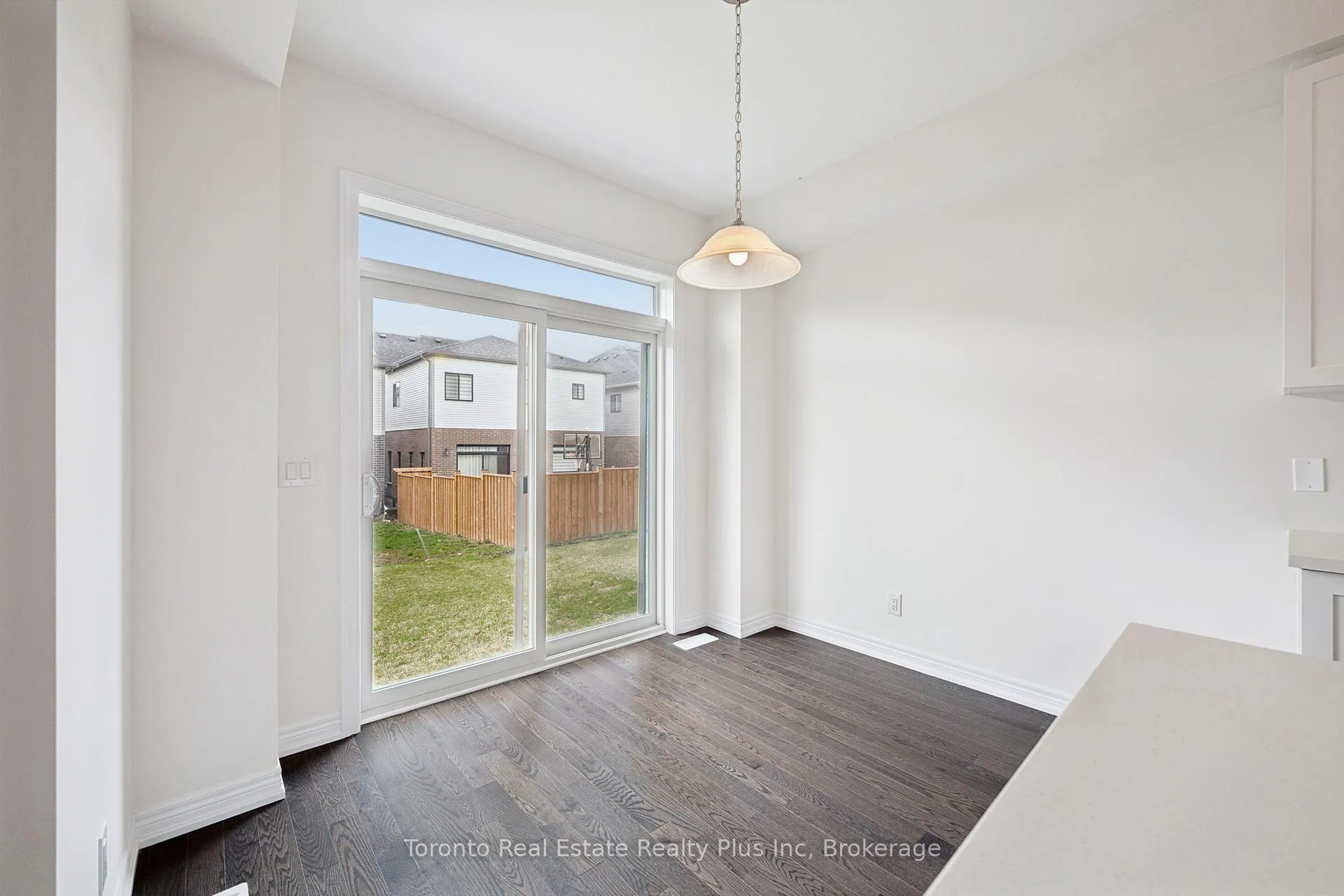 Photo 14 of 241 Broadacre Drive, Kitchener — HOMEH