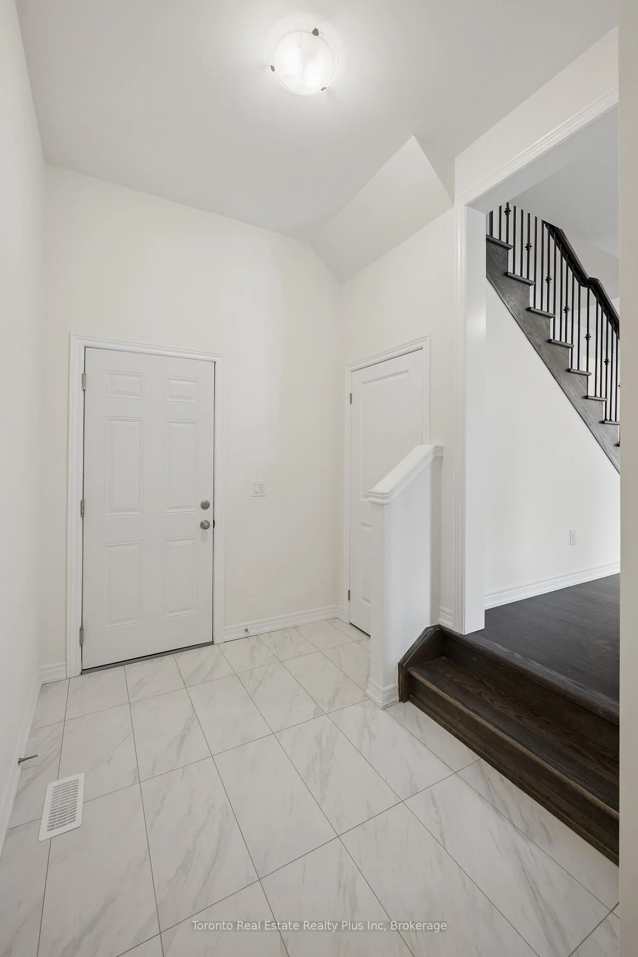 Photo 21 of 241 Broadacre Drive, Kitchener — HOMEH