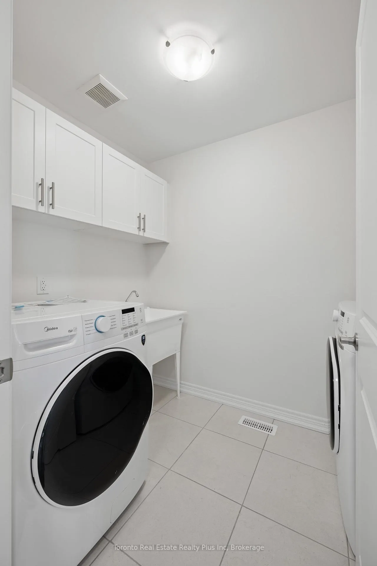 Photo 29 of 241 Broadacre Drive, Kitchener — HOMEH