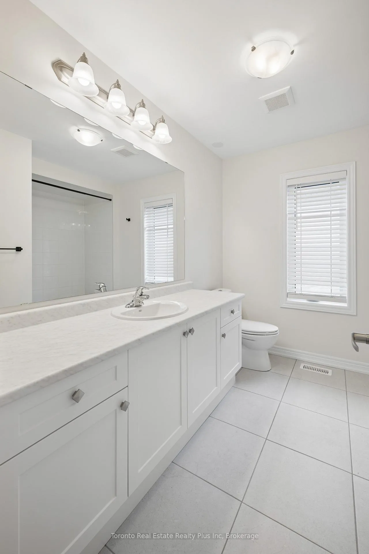 Photo 30 of 241 Broadacre Drive, Kitchener — HOMEH