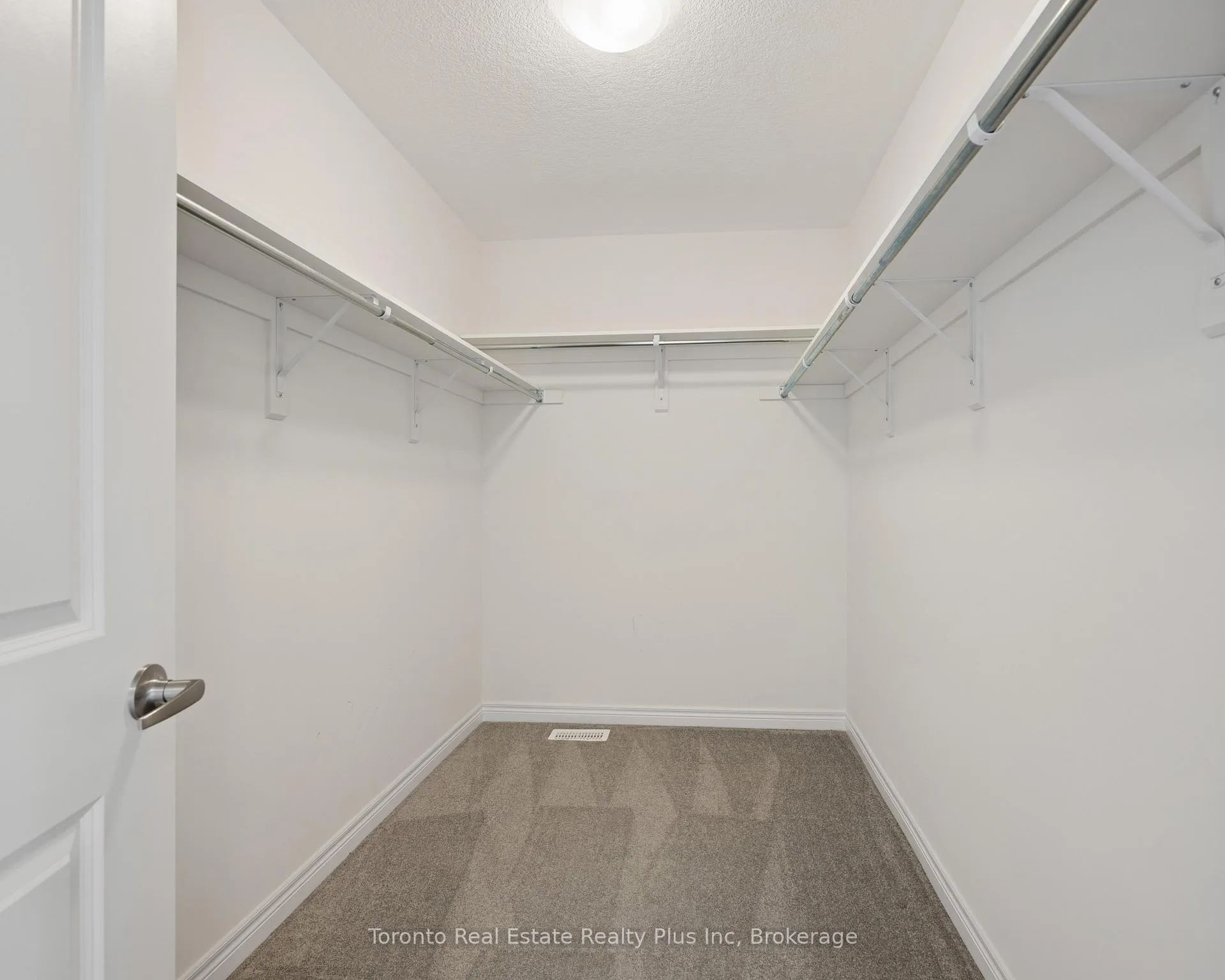 Photo 34 of 241 Broadacre Drive, Kitchener — HOMEH