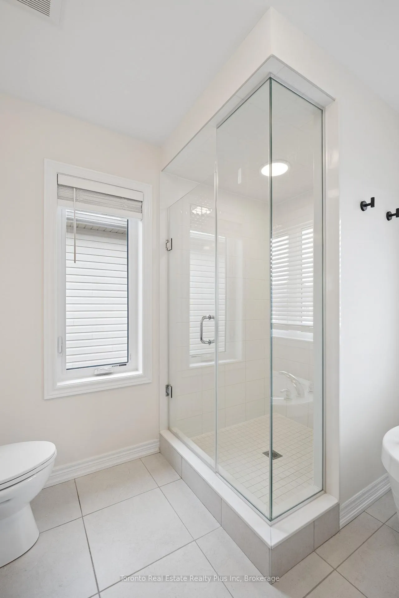 Photo 36 of 241 Broadacre Drive, Kitchener — HOMEH