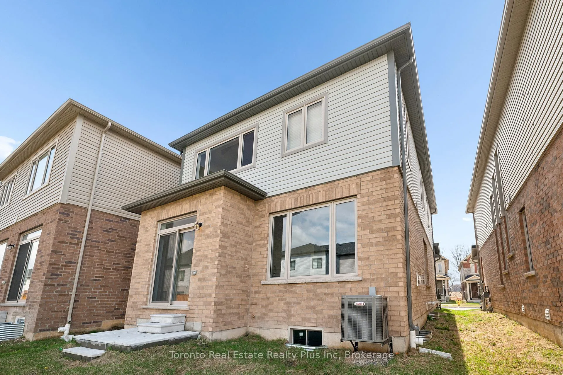 Photo 40 of 241 Broadacre Drive, Kitchener — HOMEH
