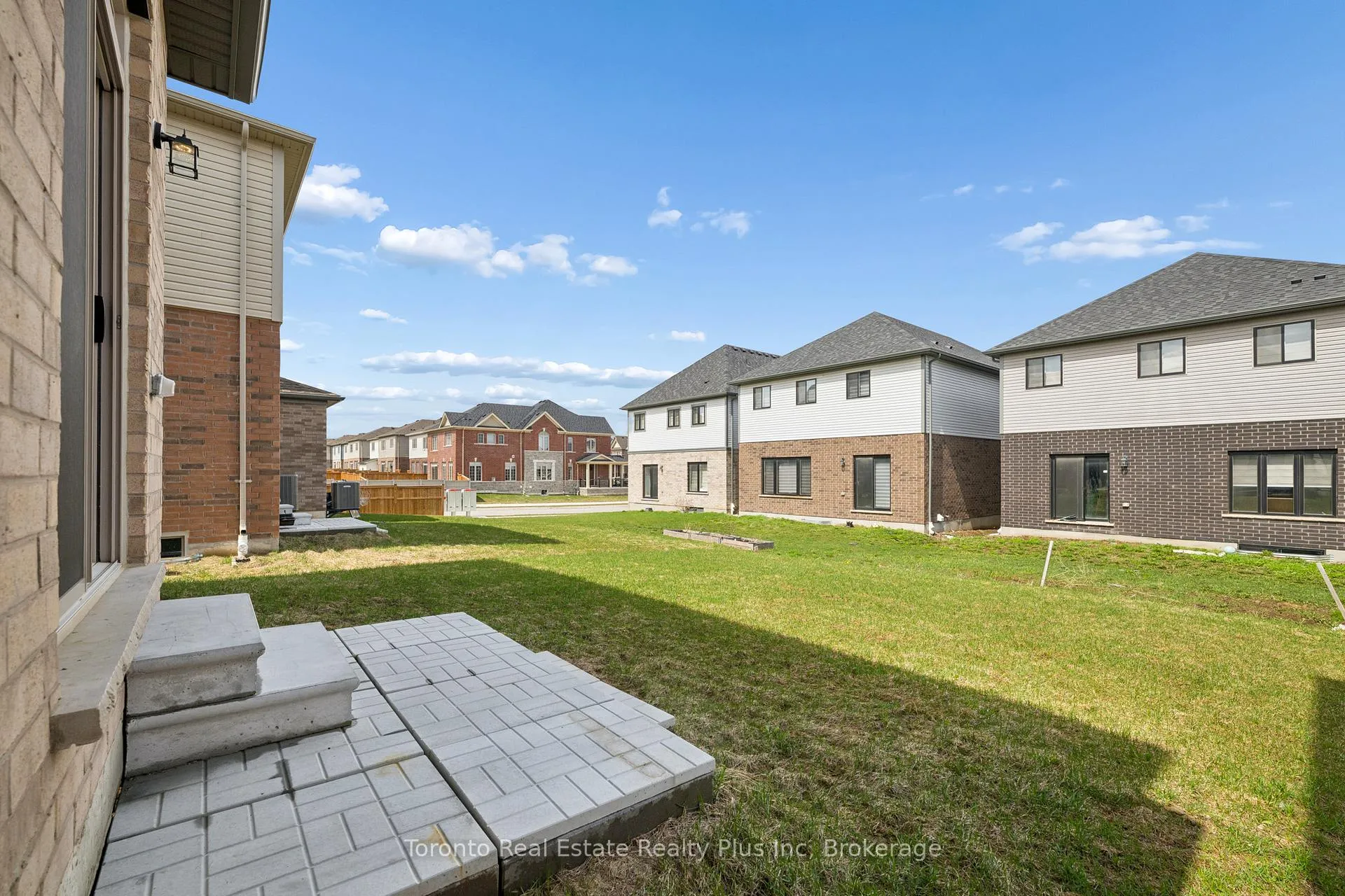 Photo 42 of 241 Broadacre Drive, Kitchener — HOMEH