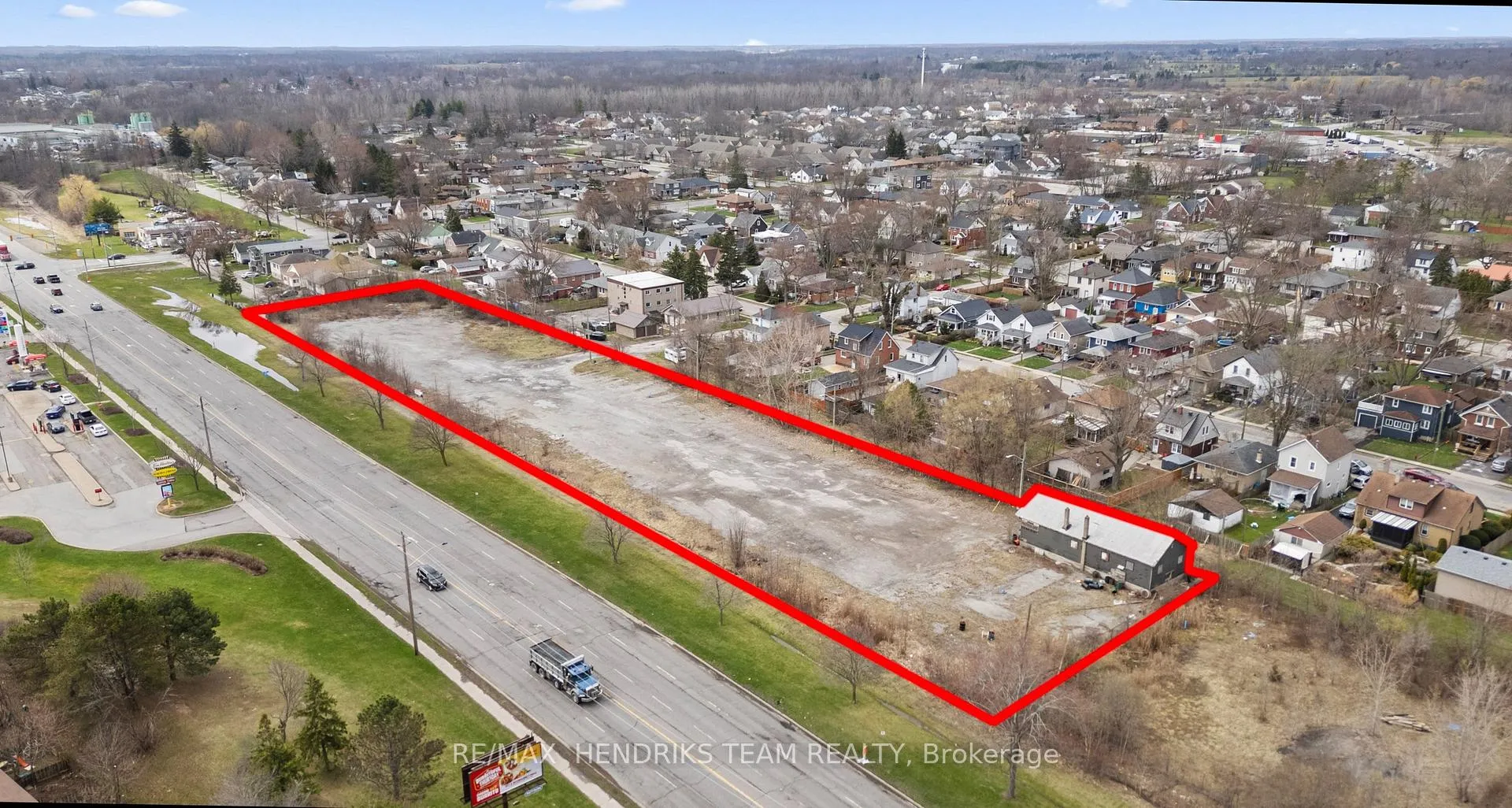 Photo 4 of 1 Drew Street, Welland, Broadway — HOMEH