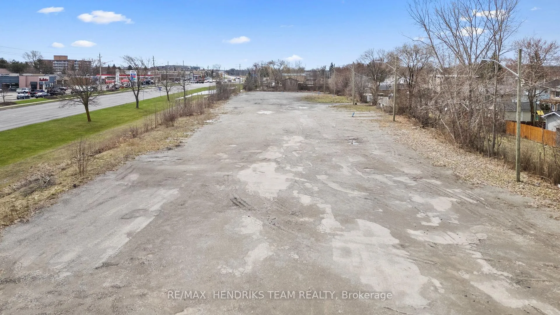 Photo 23 of 1 Drew Street, Welland, Broadway — HOMEH