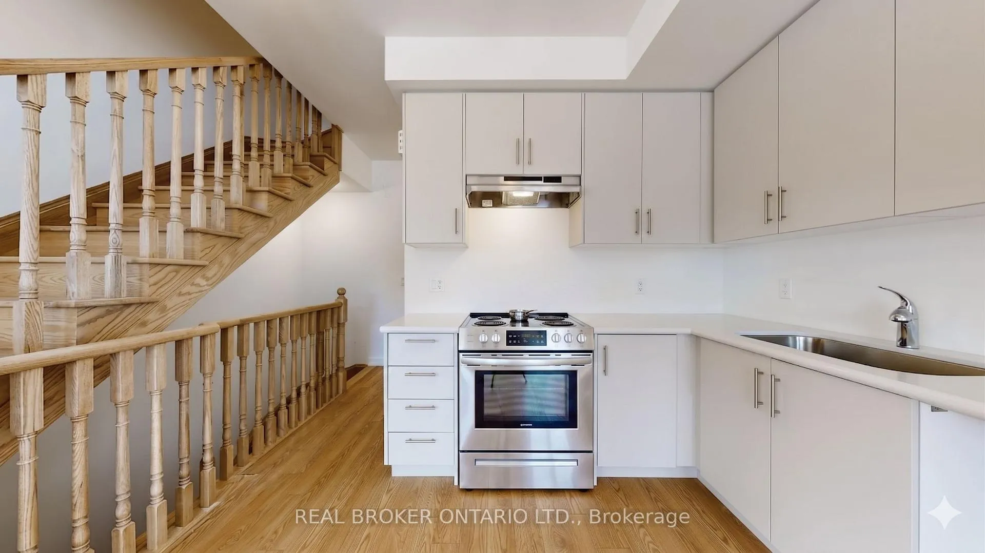 Photo 3 of Unit 216, 15100 Yonge Street N, Aurora, Aurora Village — HOMEH